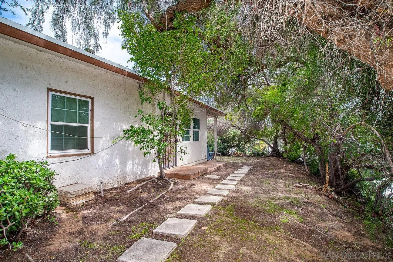 Lemon Grove, California 91945, United States, 2 Bedrooms Bedrooms, ,1 BathroomBathrooms,Residential,Pending,103026