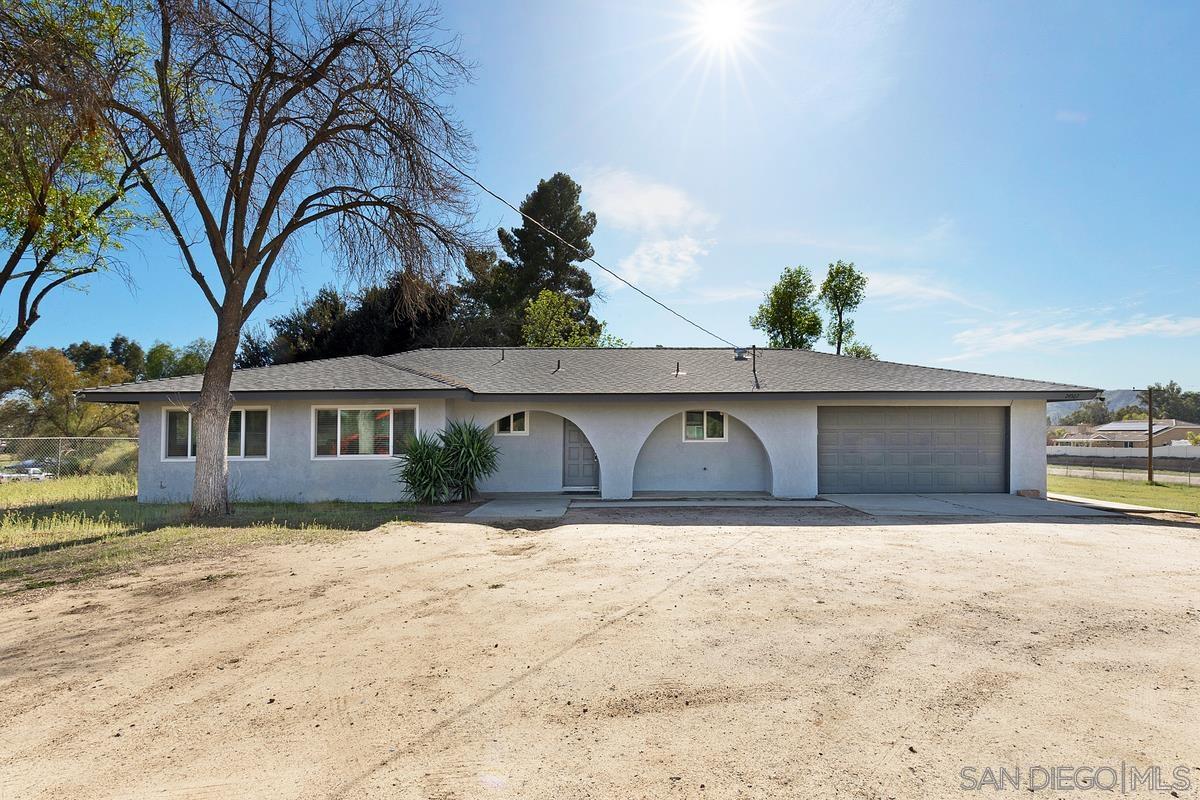 24567 Adams Ave