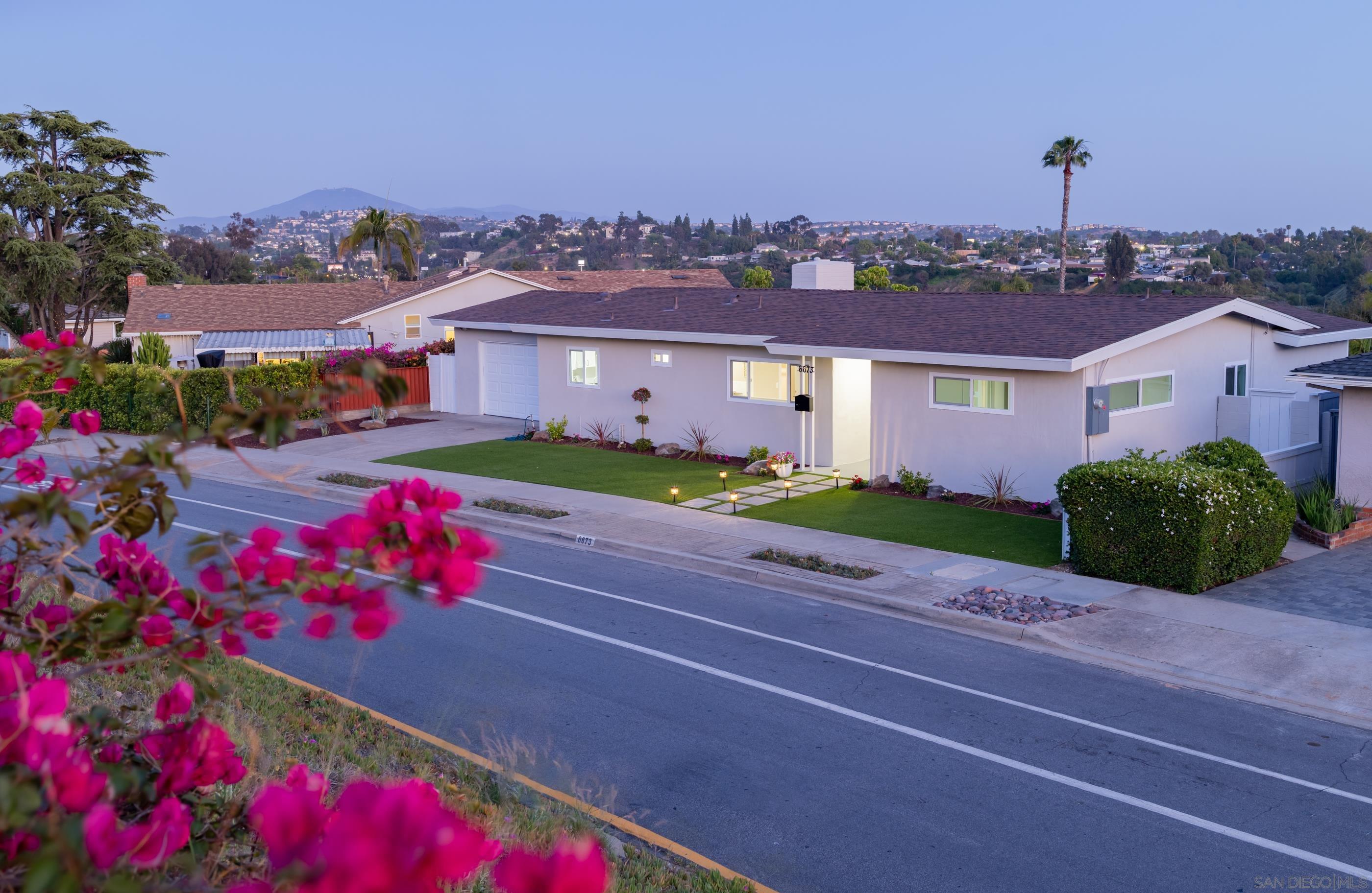 6673 Del Cerro Blvd