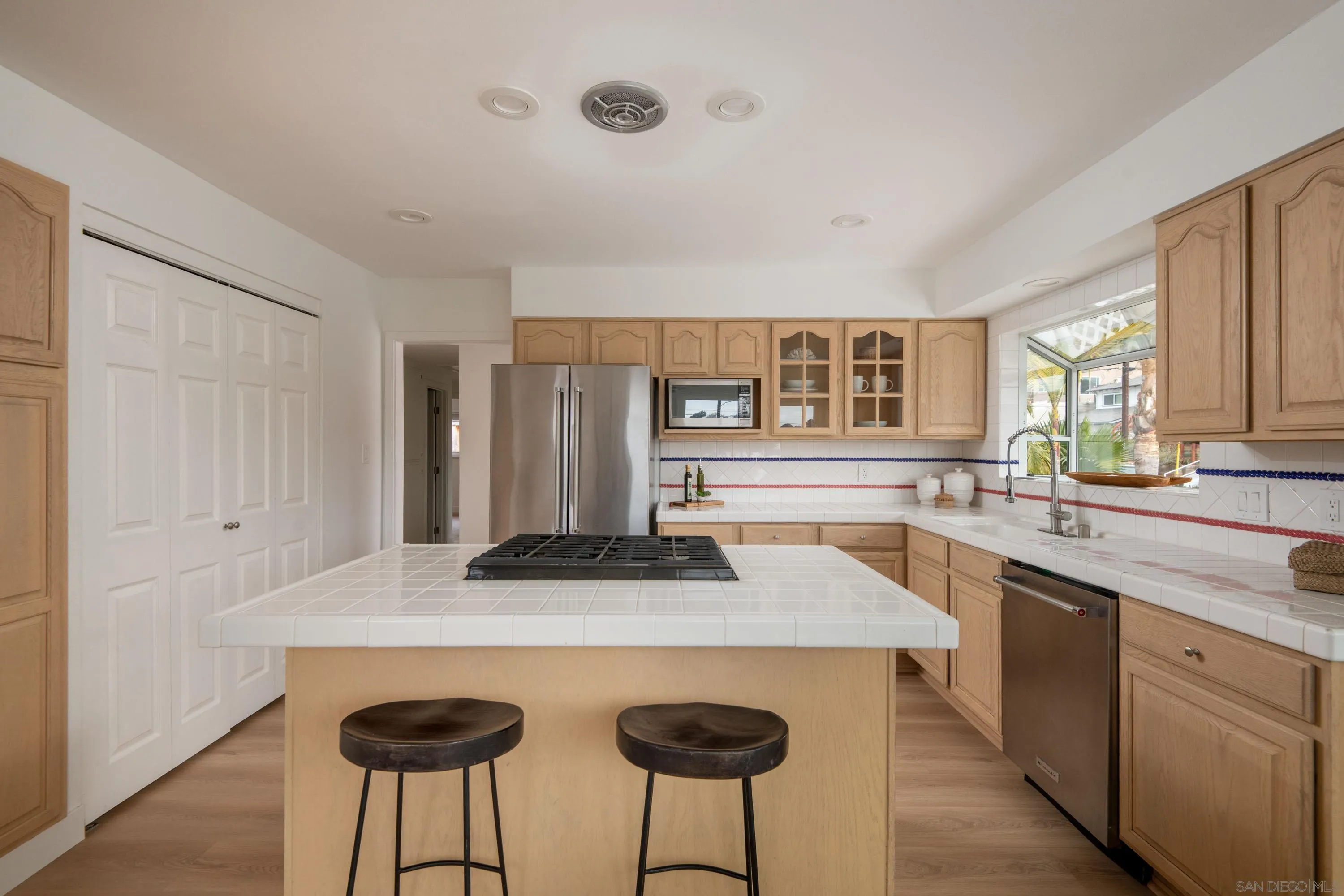 San Diego, California 92110, United States, 4 Bedrooms Bedrooms, ,2 BathroomsBathrooms,Residential,Pending,12969