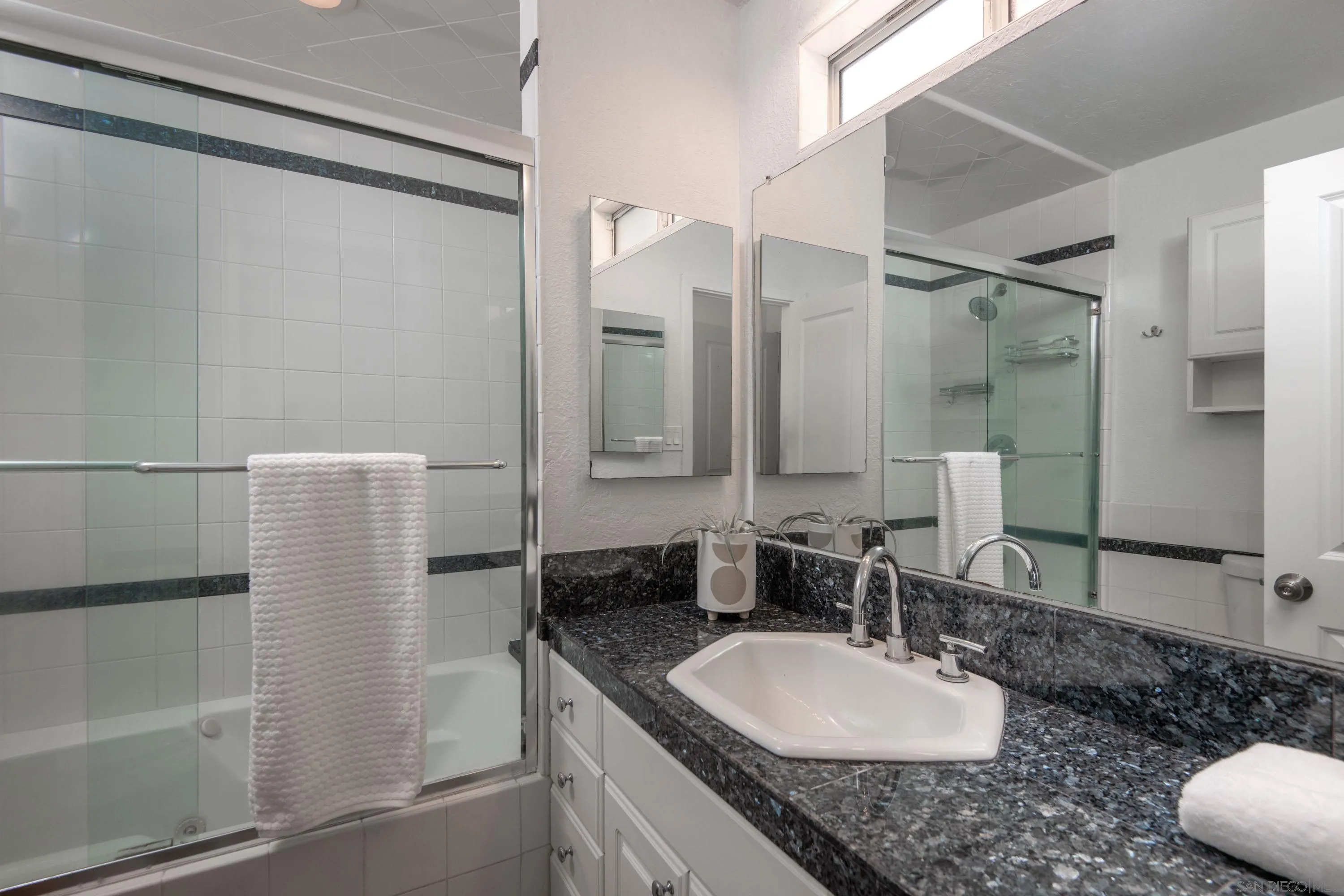 San Diego, California 92110, United States, 4 Bedrooms Bedrooms, ,2 BathroomsBathrooms,Residential,Pending,12969