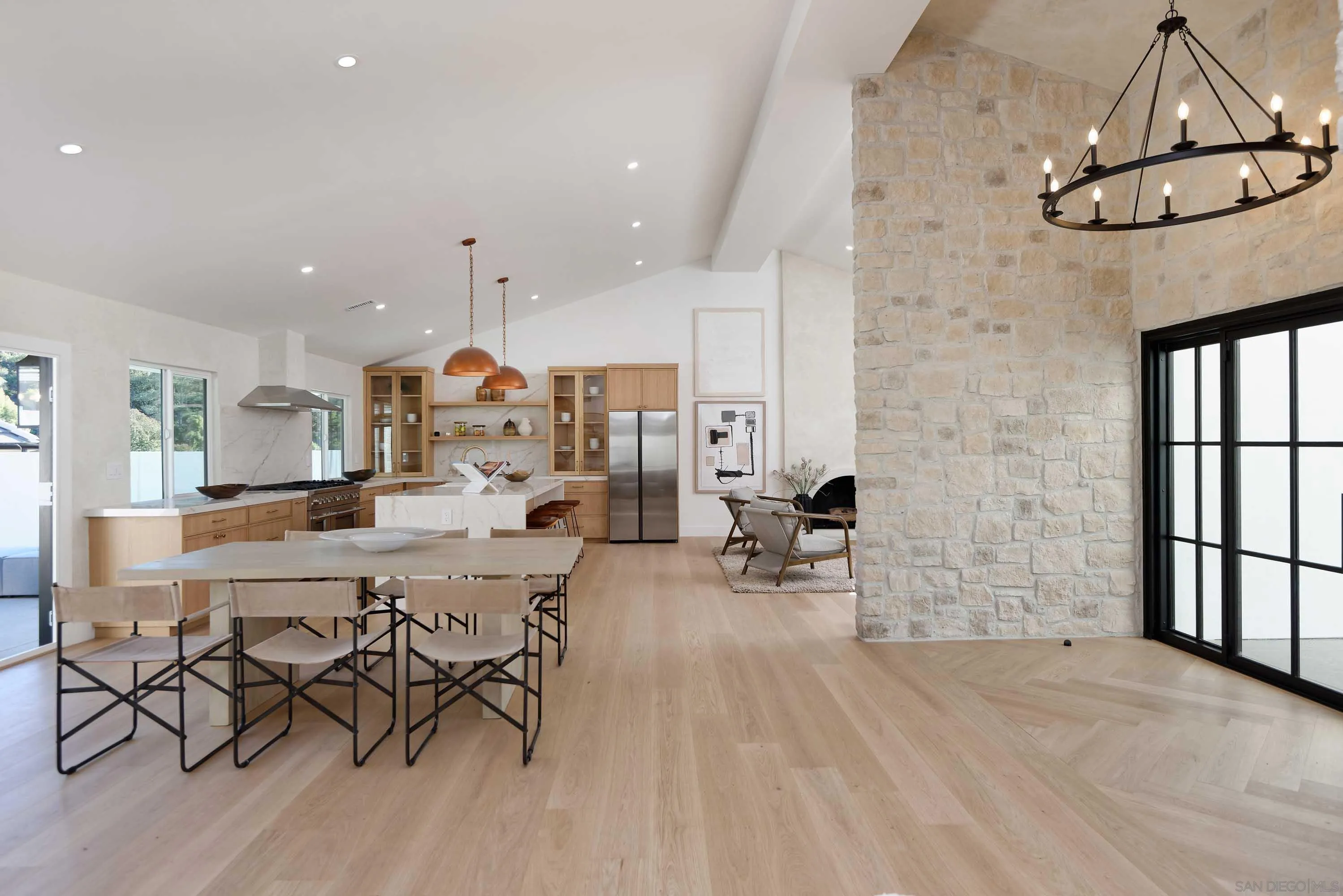 La Jolla, California 92037, United States, 4 Bedrooms Bedrooms, ,3 BathroomsBathrooms,Residential,Pending,13599