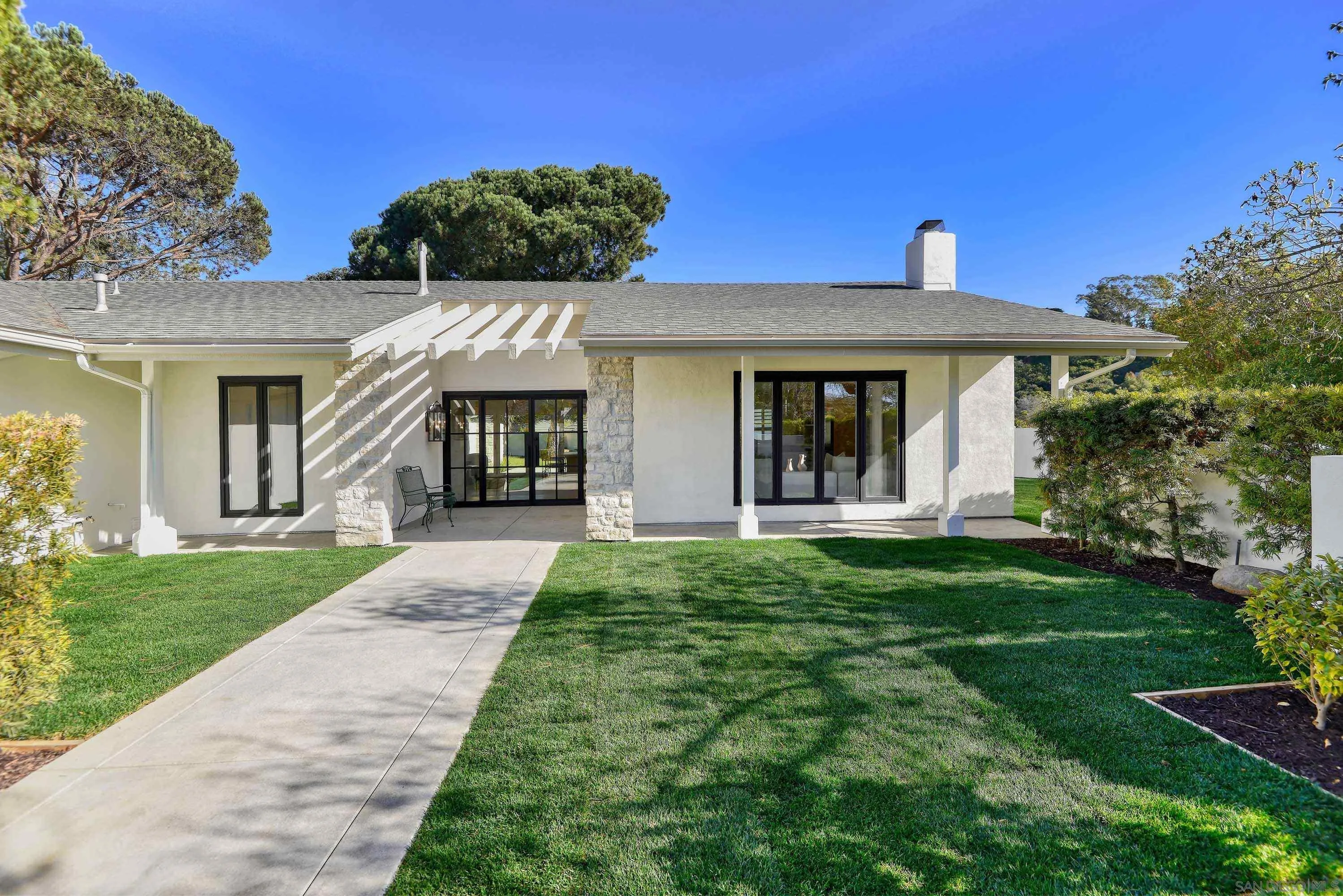 La Jolla, California 92037, United States, 4 Bedrooms Bedrooms, ,3 BathroomsBathrooms,Residential,Pending,13599