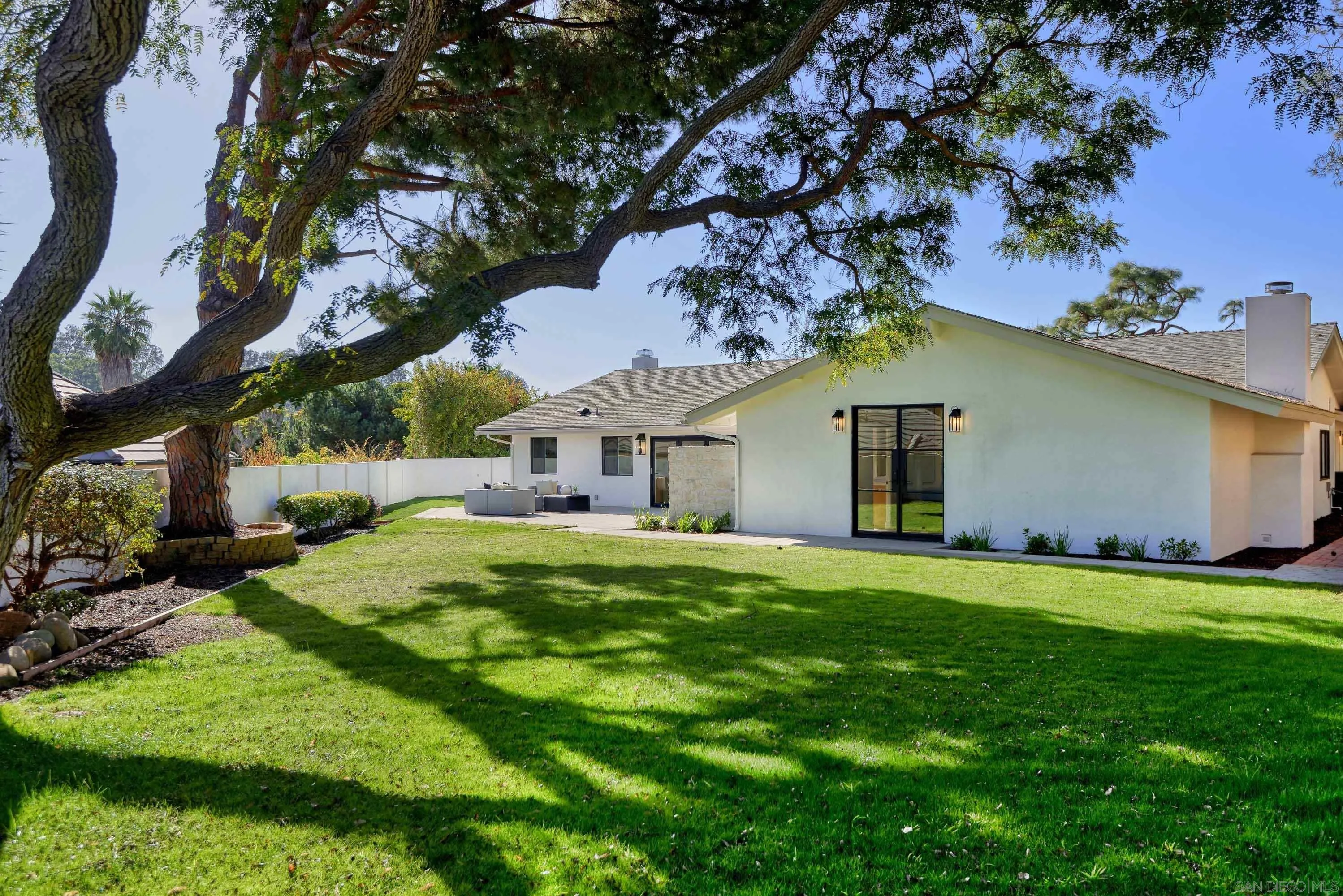 La Jolla, California 92037, United States, 4 Bedrooms Bedrooms, ,3 BathroomsBathrooms,Residential,Pending,13599