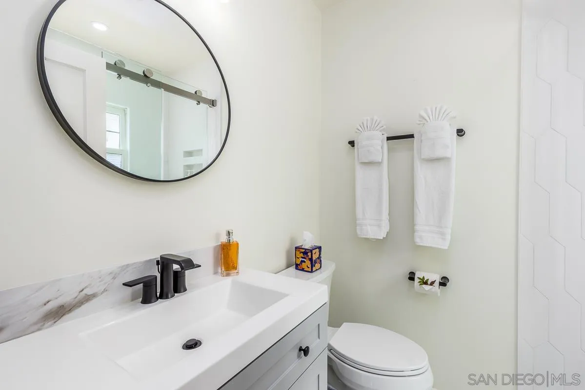 La Jolla, California 92037, United States, 4 Bedrooms Bedrooms, ,3 BathroomsBathrooms,Residential,Active,111209