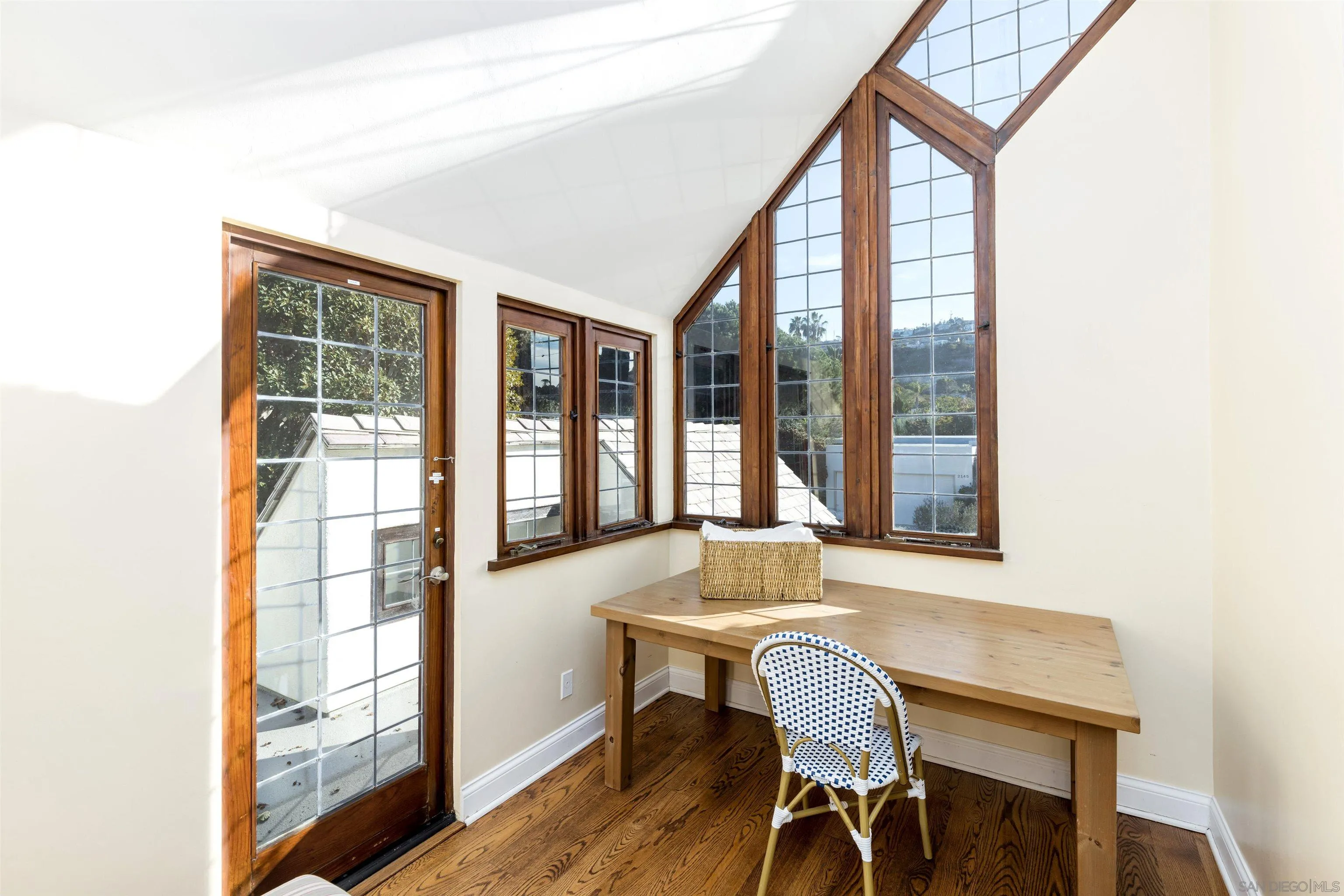 La Jolla, California 92037, United States, 4 Bedrooms Bedrooms, ,3 BathroomsBathrooms,Residential,Active,111209