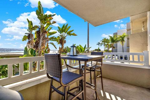 4015  Crown Point Dr  102 San Diego CA 92109