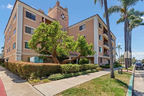 Condominium in Coronado CA 707 Orange Ave.jpg