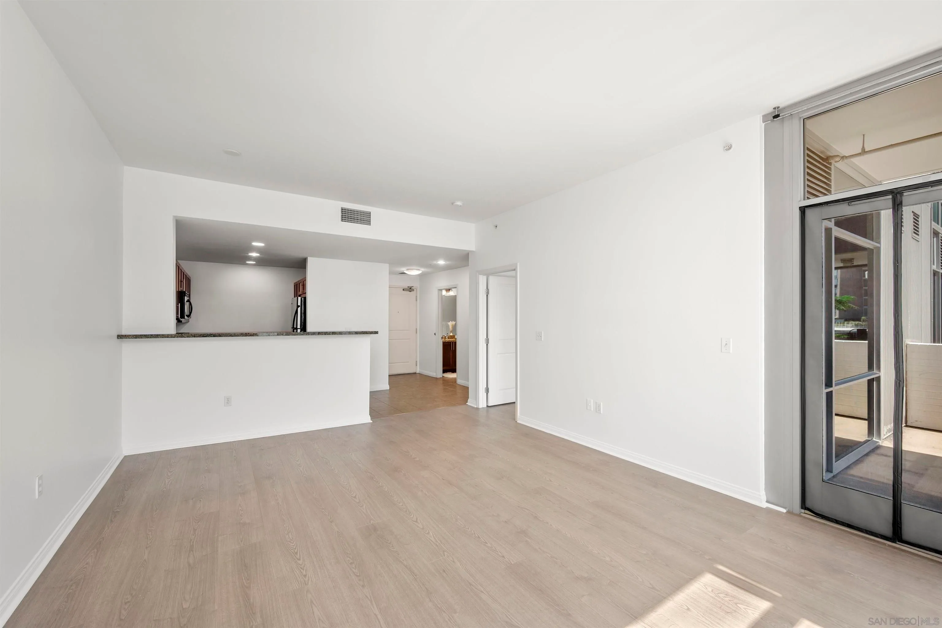 San Diego, California 92101, United States, 1 Bedroom Bedrooms, ,1 BathroomBathrooms,Residential,Pending,18589