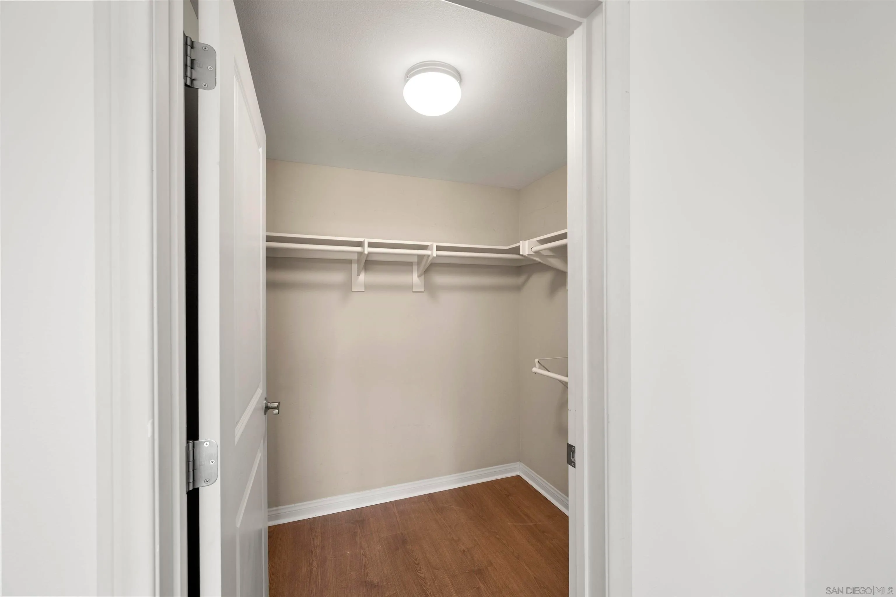 San Diego, California 92101, United States, 1 Bedroom Bedrooms, ,1 BathroomBathrooms,Residential,Pending,18589