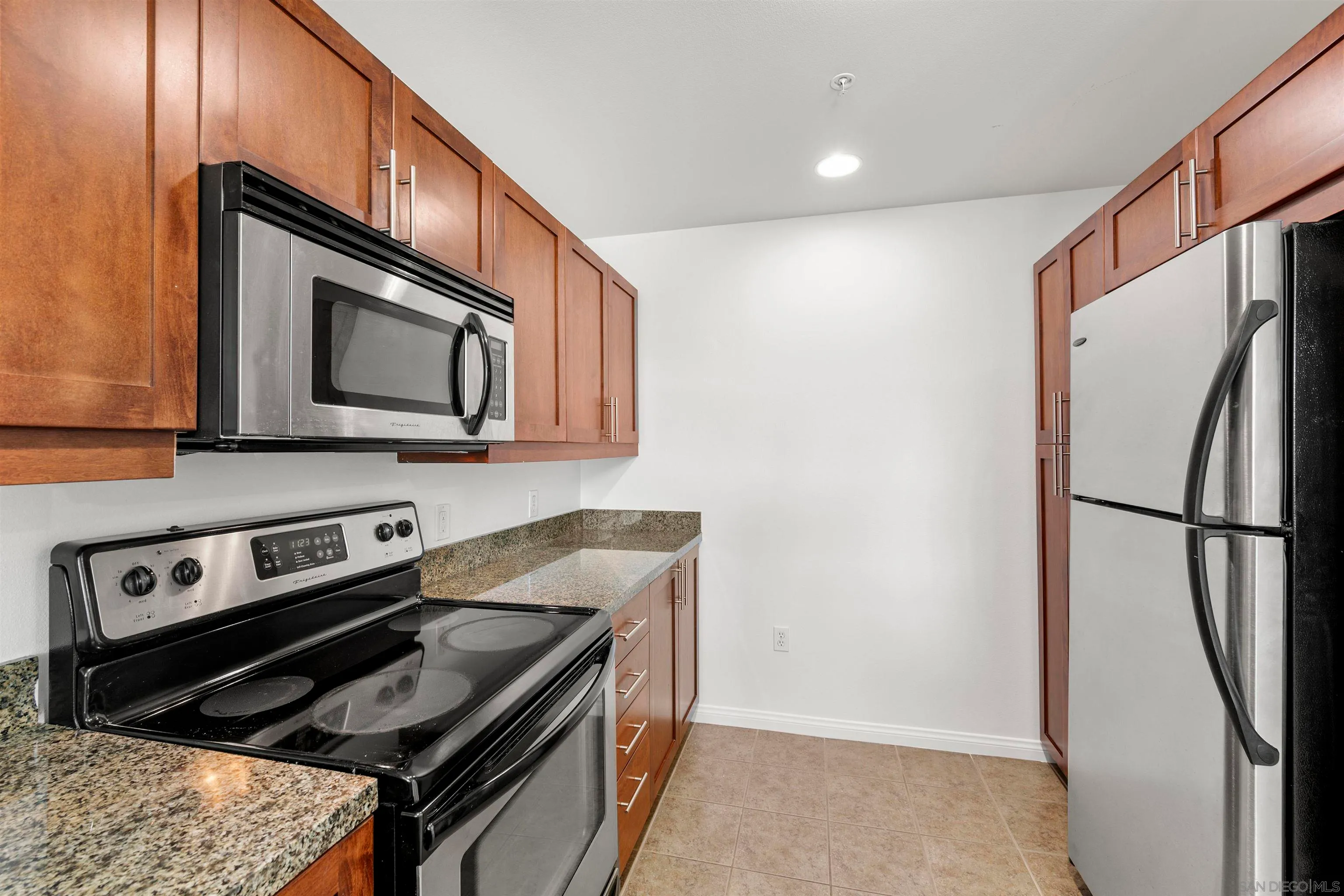 San Diego, California 92101, United States, 1 Bedroom Bedrooms, ,1 BathroomBathrooms,Residential,Pending,18589