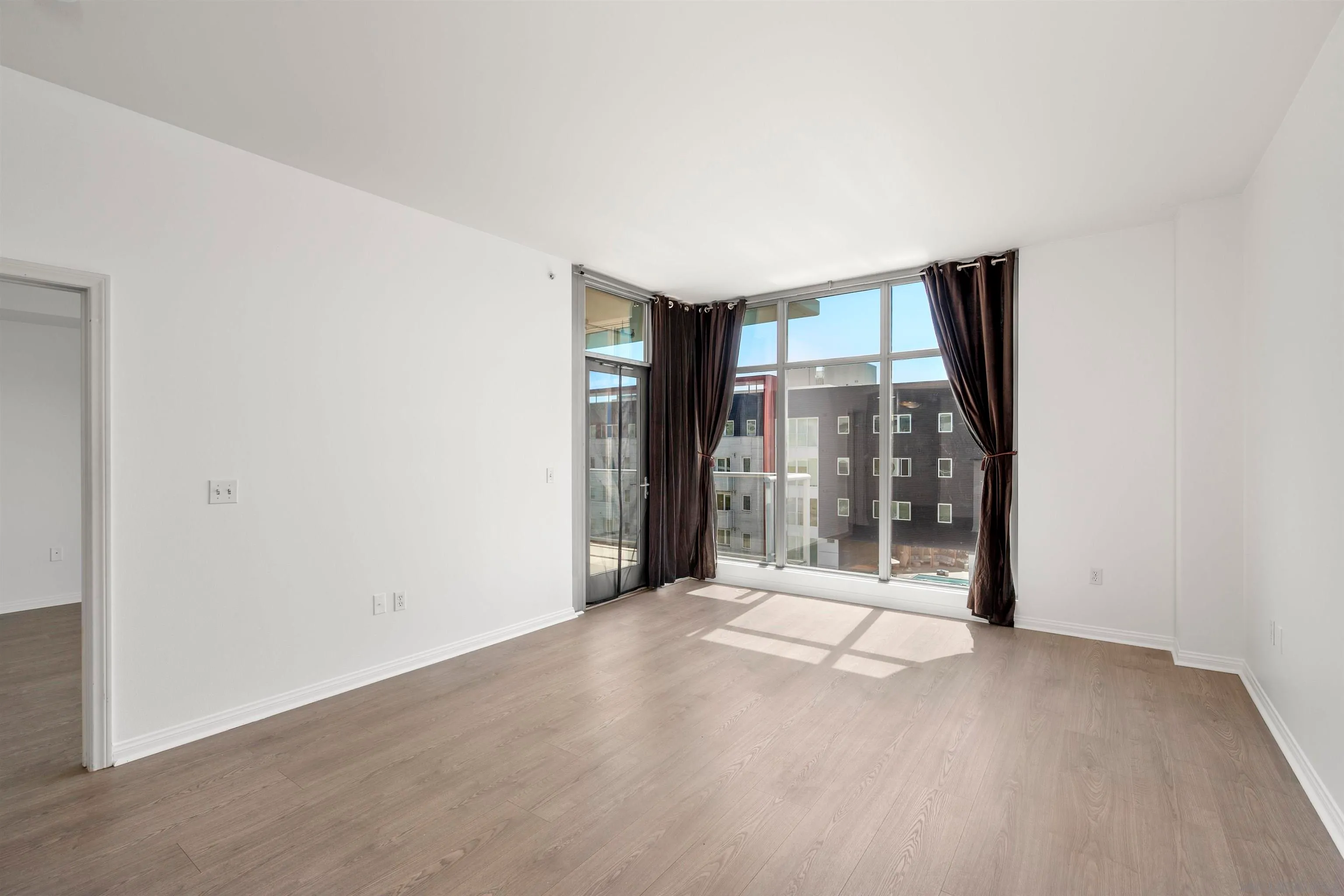 San Diego, California 92101, United States, 1 Bedroom Bedrooms, ,1 BathroomBathrooms,Residential,Pending,18589