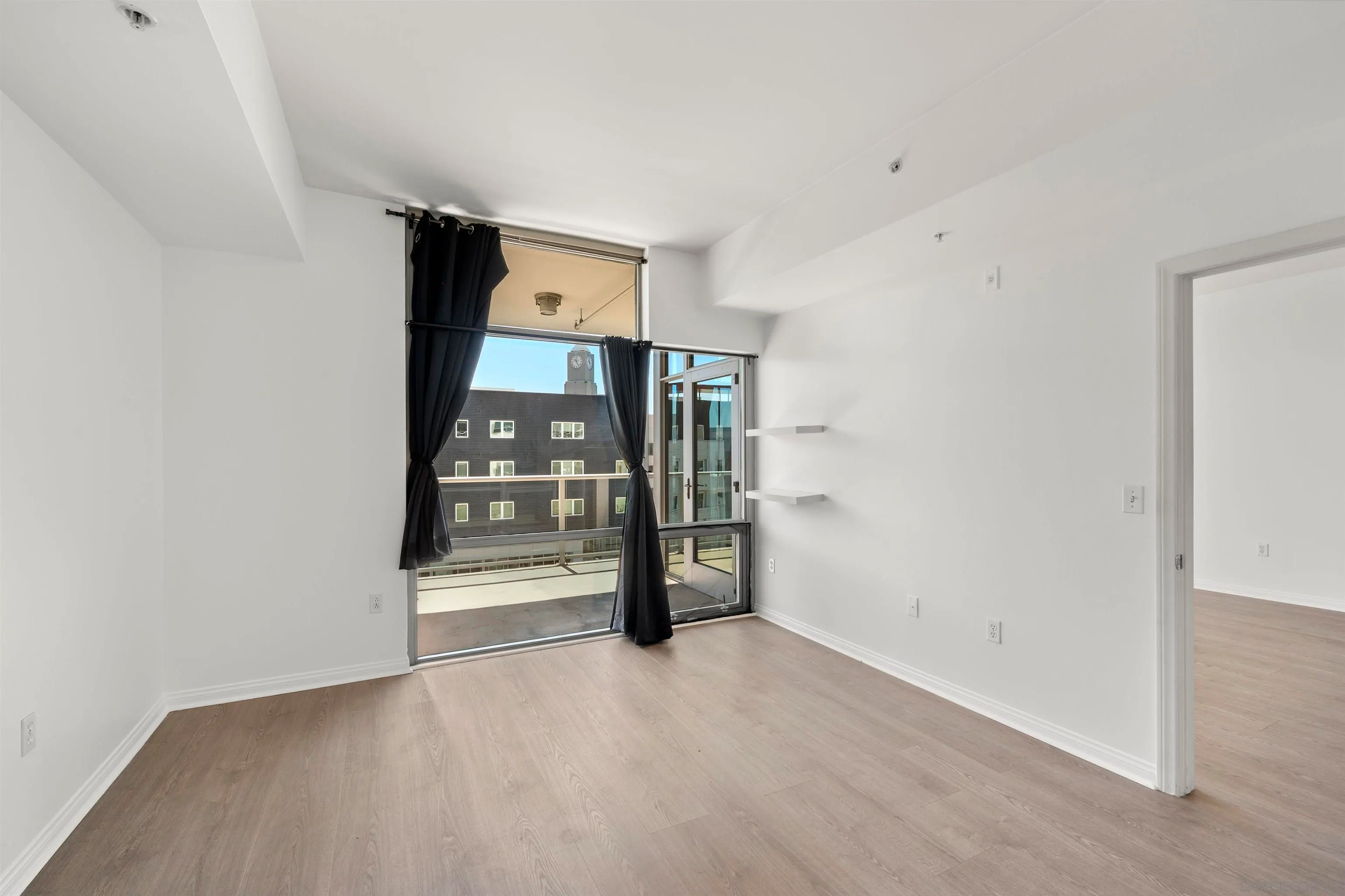 San Diego, California 92101, United States, 1 Bedroom Bedrooms, ,1 BathroomBathrooms,Residential,Pending,18589