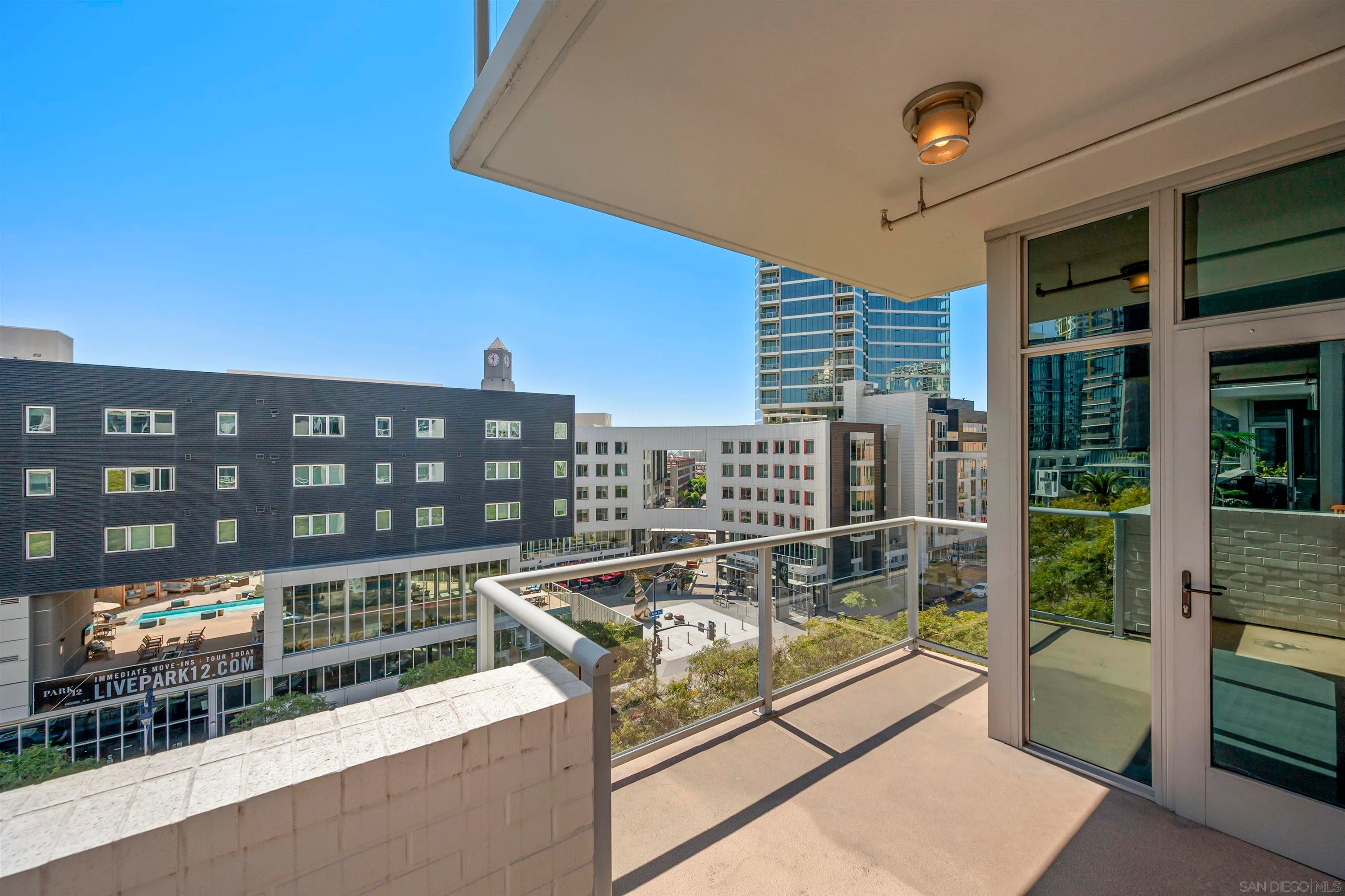 San Diego, California 92101, United States, 1 Bedroom Bedrooms, ,1 BathroomBathrooms,Residential,Pending,18589