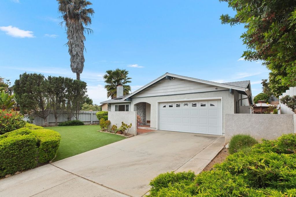 Photo for 12710 Avenida De Espuela, Poway, CA 92064 (MLS # 240011536)