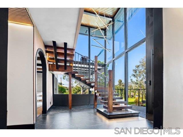 2101 Monte Vista