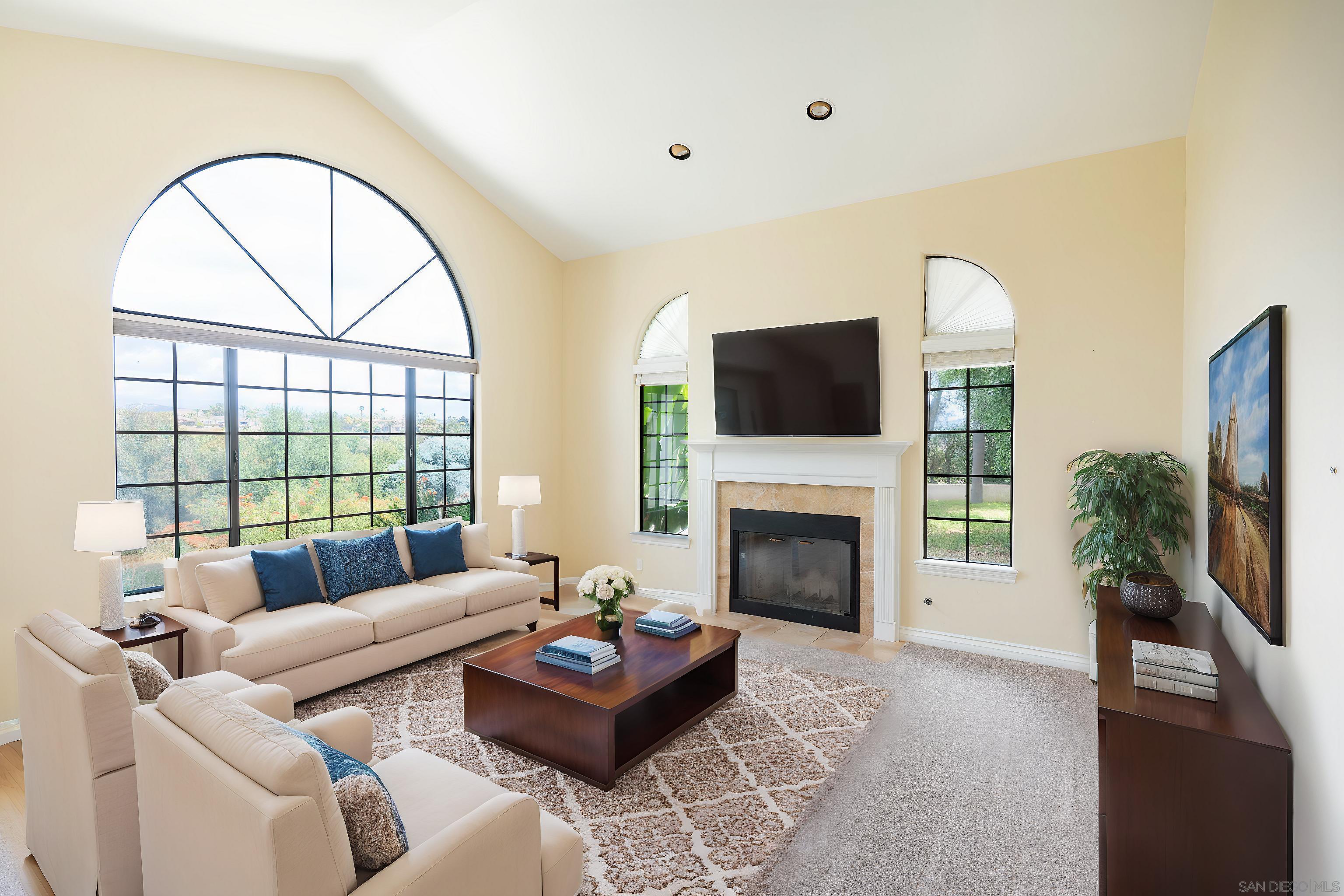 4514 La Canada