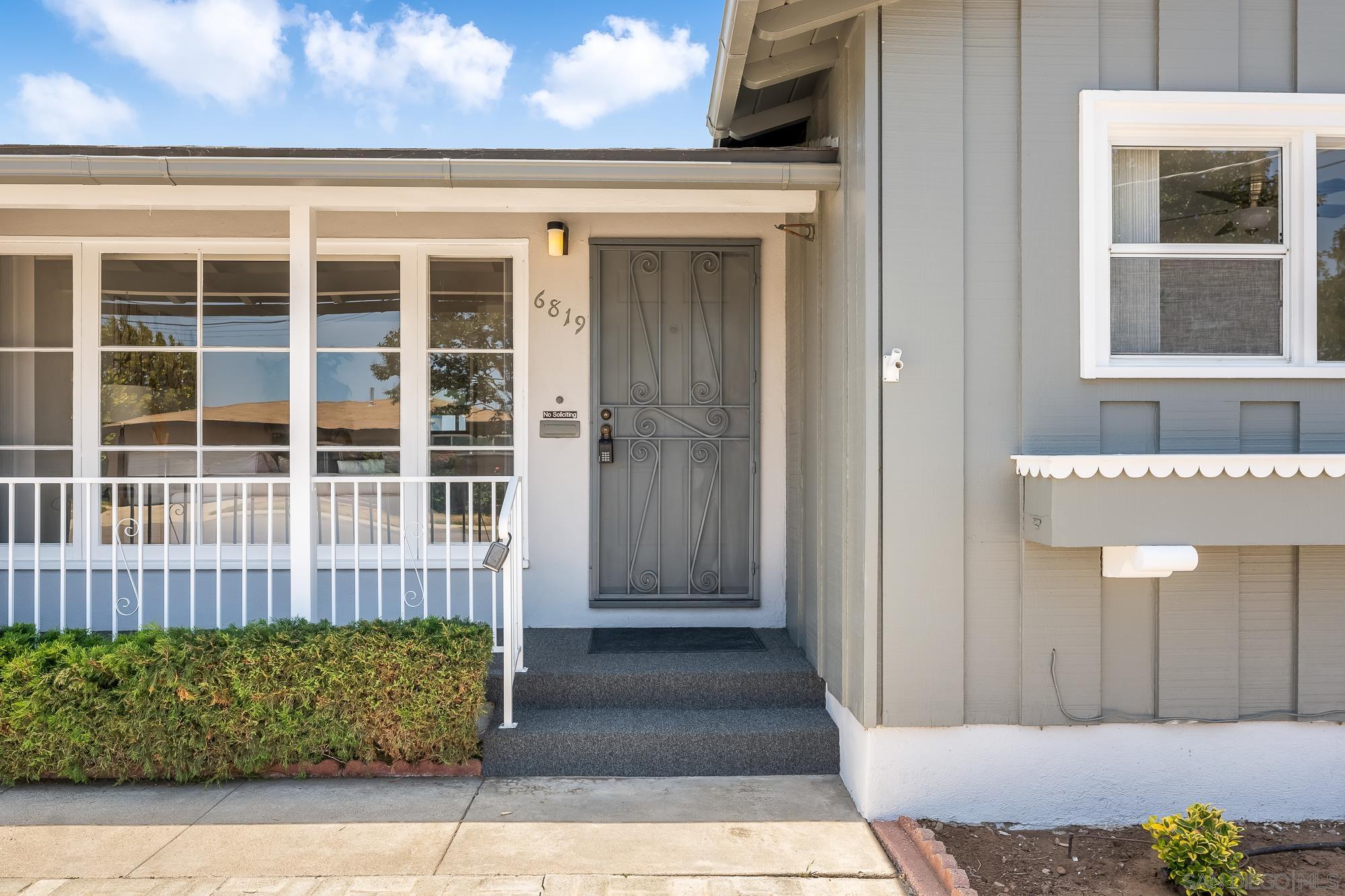 6819 Julie St