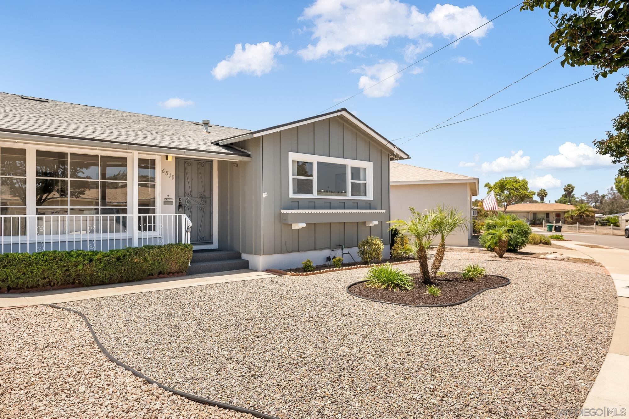 6819 Julie St