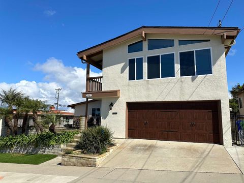 Single Family Residence in San Diego CA 2961 Poinsettia Dr.jpg