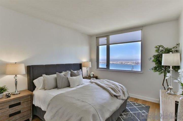 700 W E St 2702