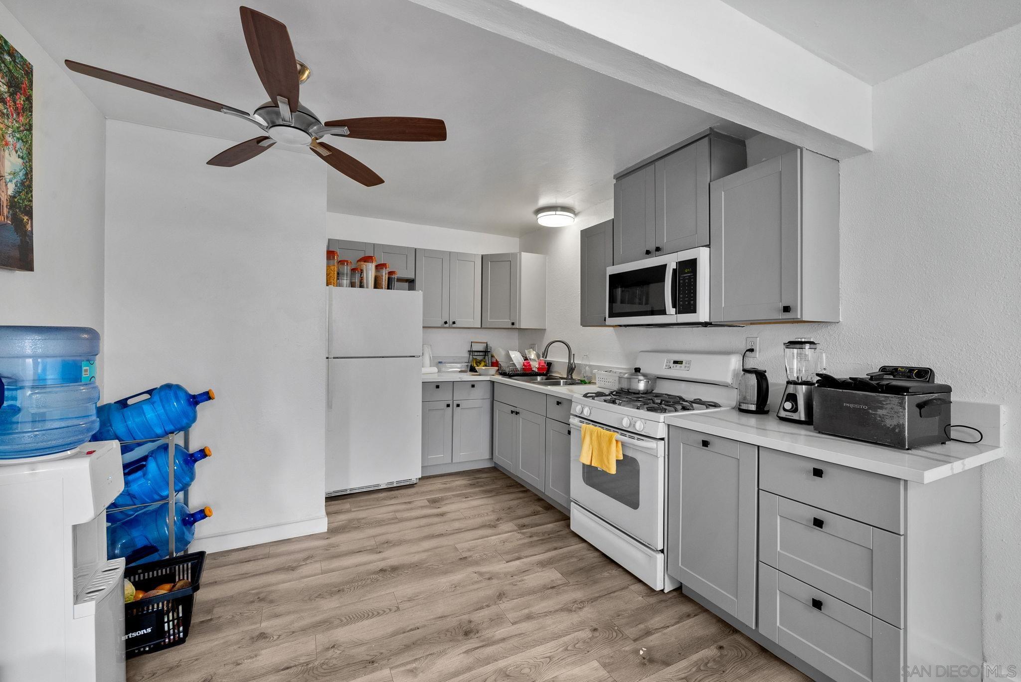 5872 Streamview Streamview Dr