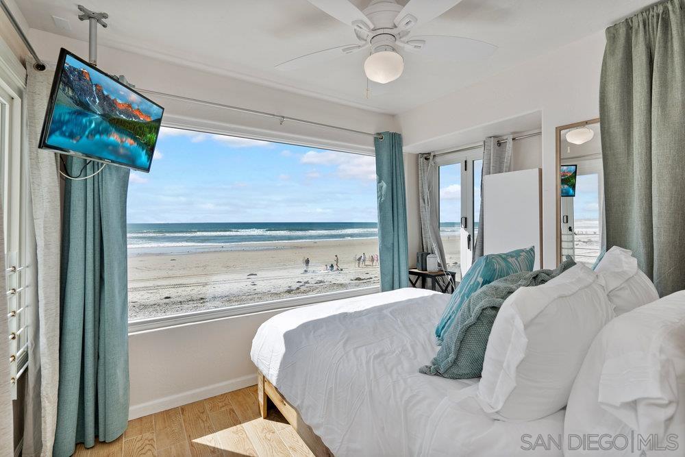 3911 Ocean Front Walk