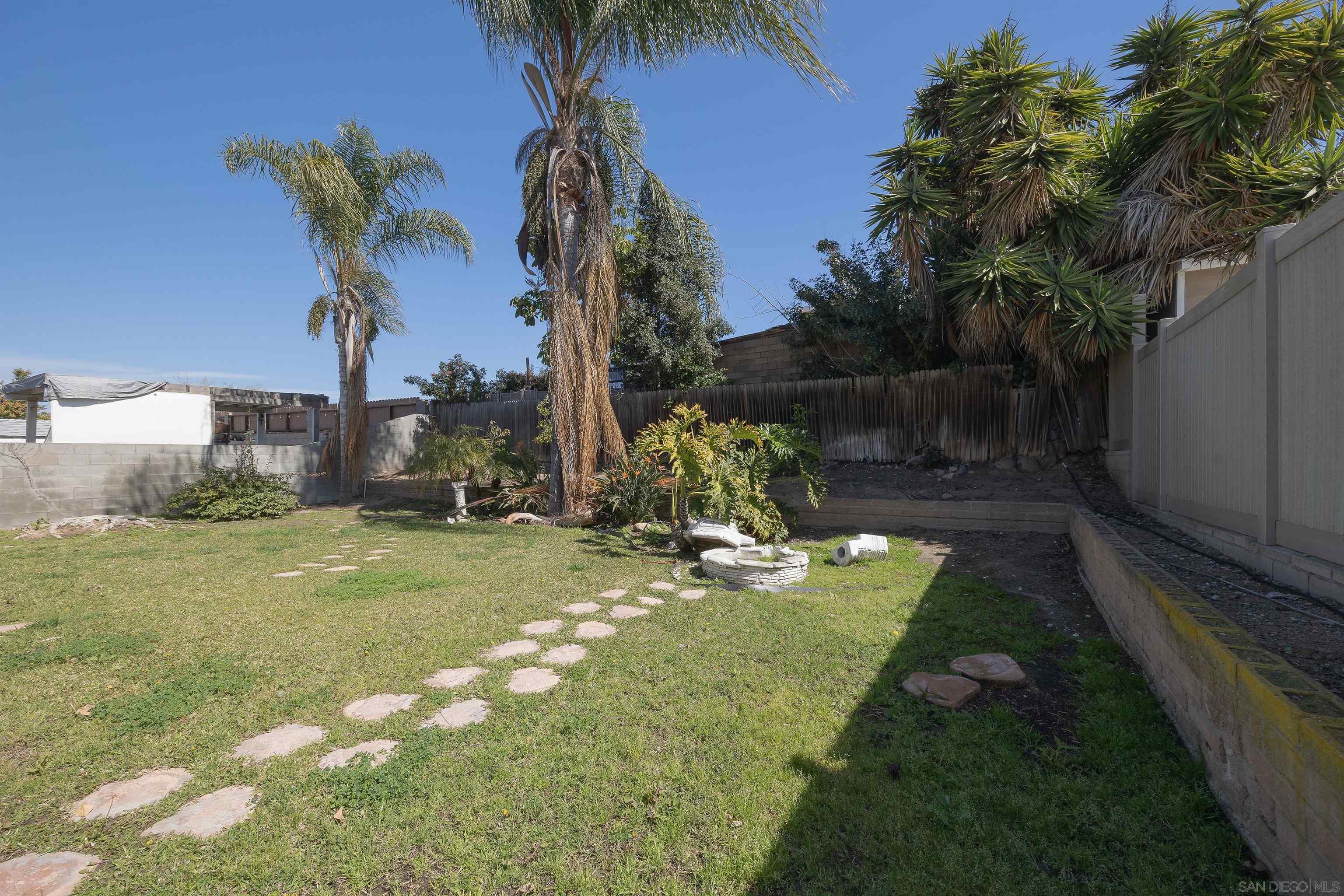1195 Kenalan DR
