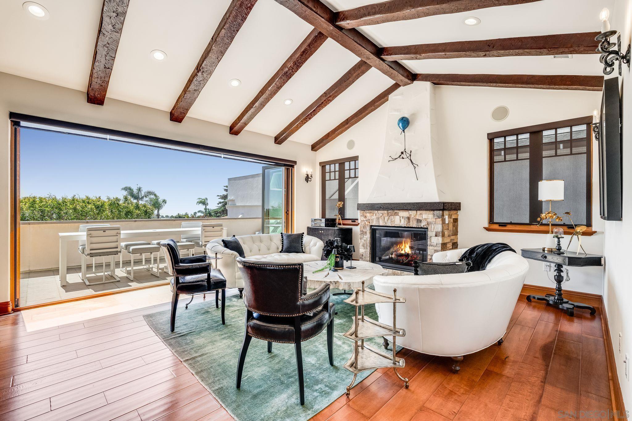 1045 Van Nuys St.