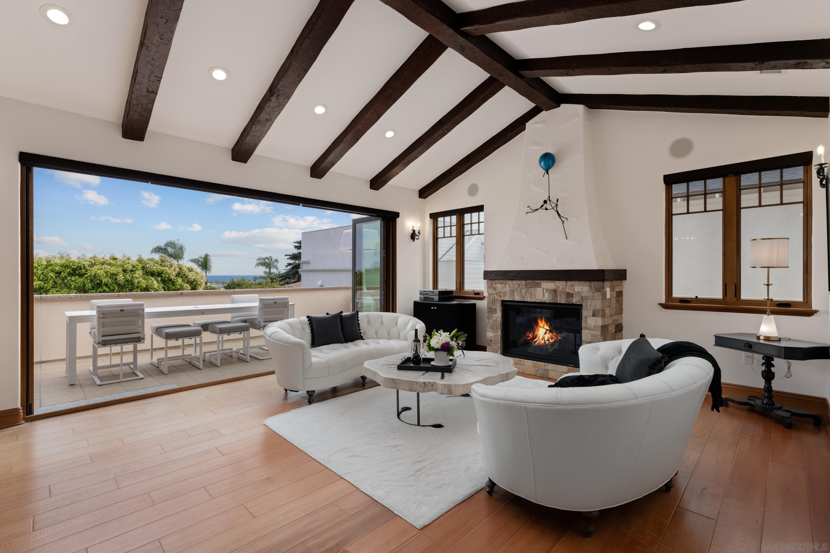 1045 Van Nuys St.