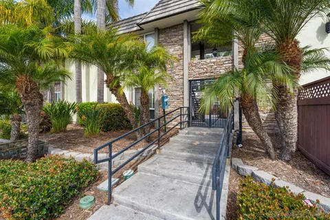 6666 Beadnell Way Unit 13, San Diego, CA 92117 - #: 250020868