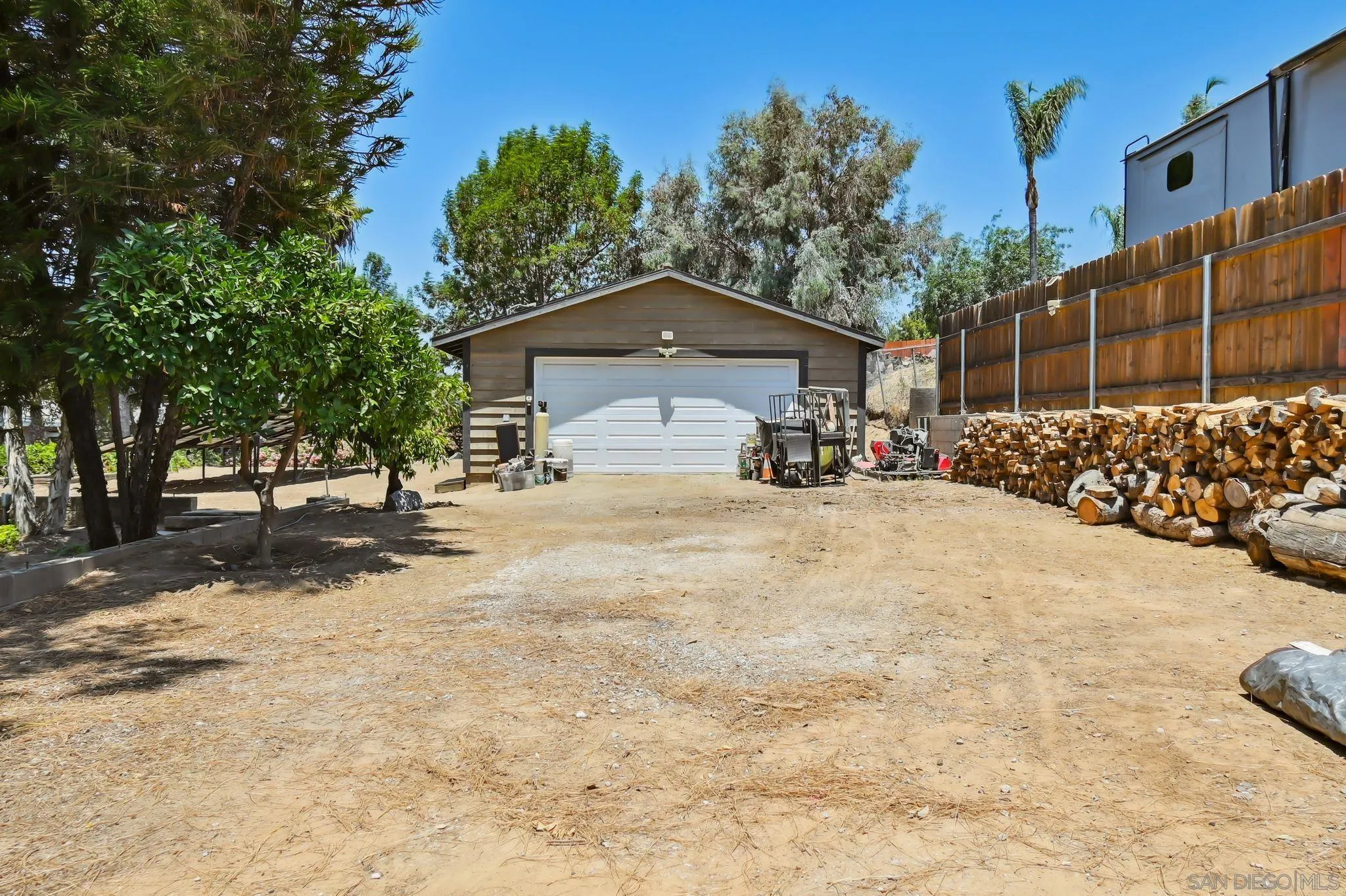 El Cajon, California 92021, United States, 3 Bedrooms Bedrooms, ,2 BathroomsBathrooms,Residential,Pending,157089