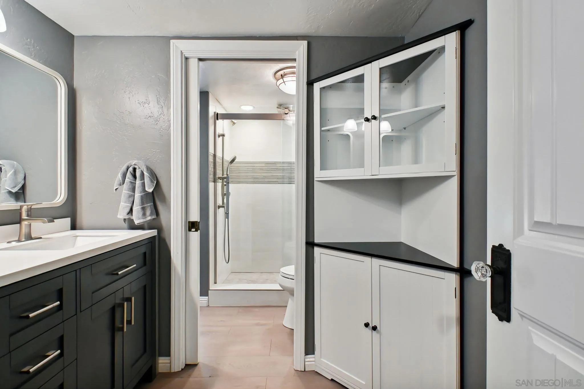 El Cajon, California 92021, United States, 3 Bedrooms Bedrooms, ,2 BathroomsBathrooms,Residential,Pending,157089