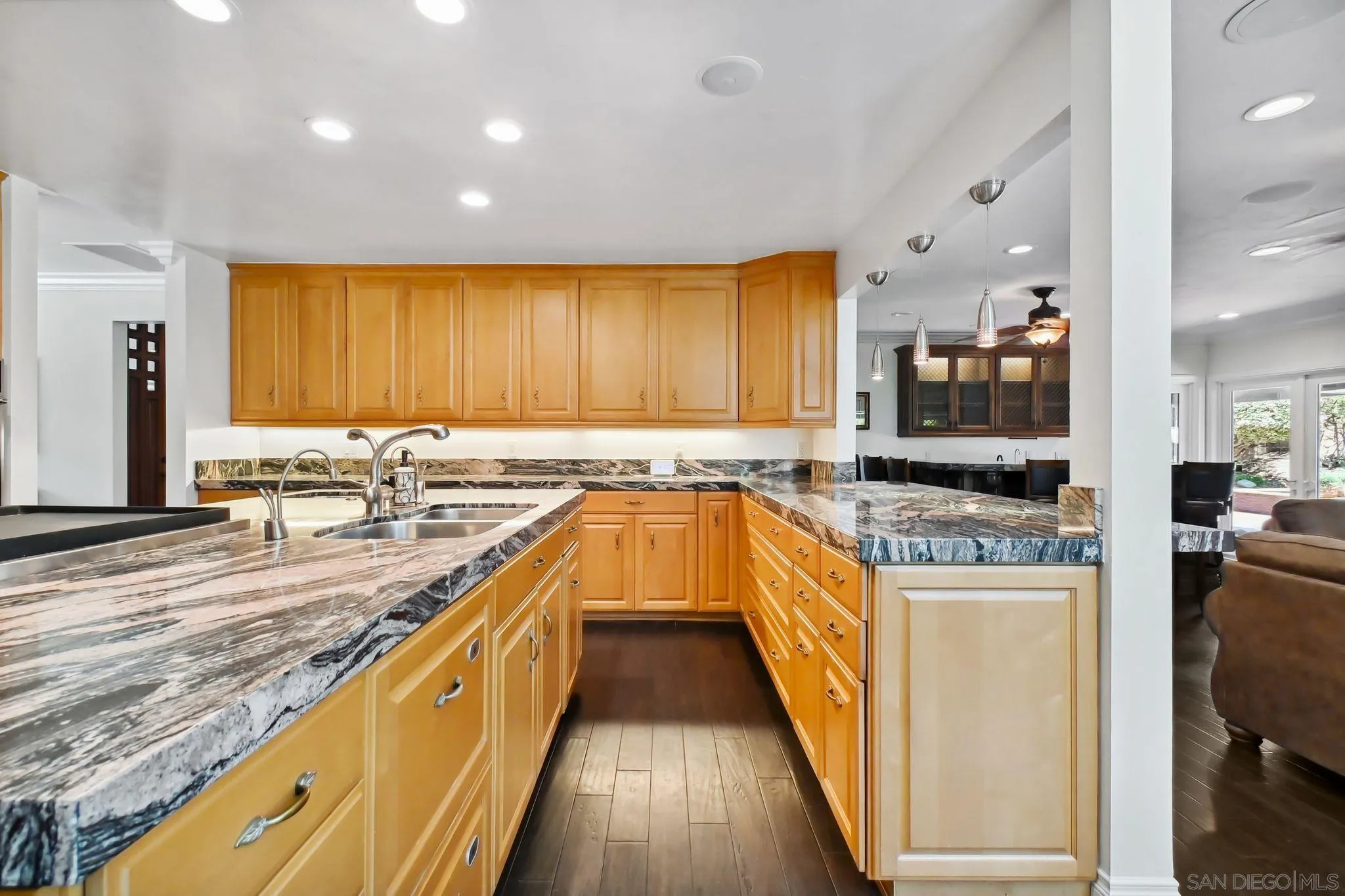 El Cajon, California 92021, United States, 3 Bedrooms Bedrooms, ,2 BathroomsBathrooms,Residential,Pending,157089