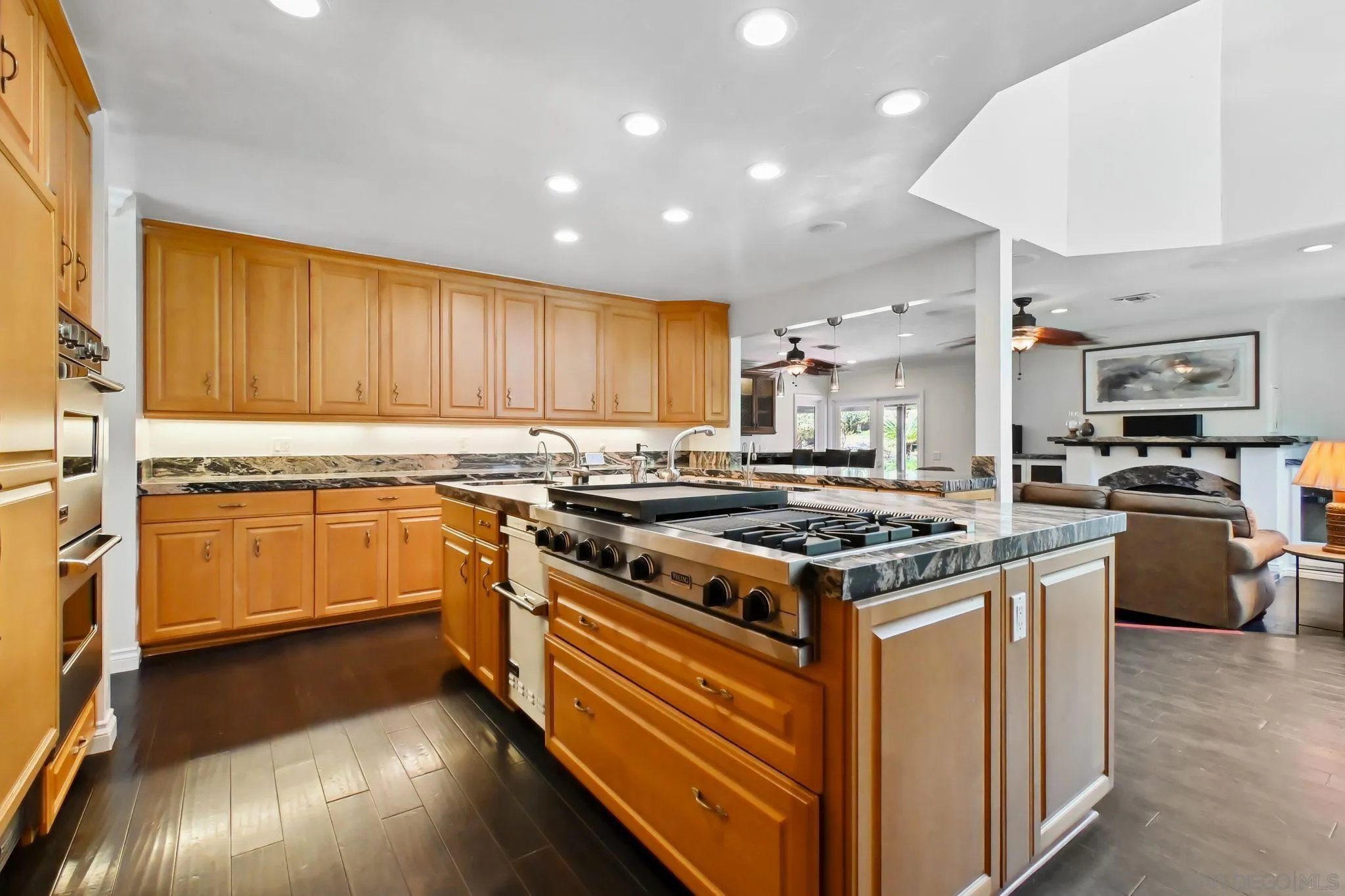 El Cajon, California 92021, United States, 3 Bedrooms Bedrooms, ,2 BathroomsBathrooms,Residential,Pending,157089