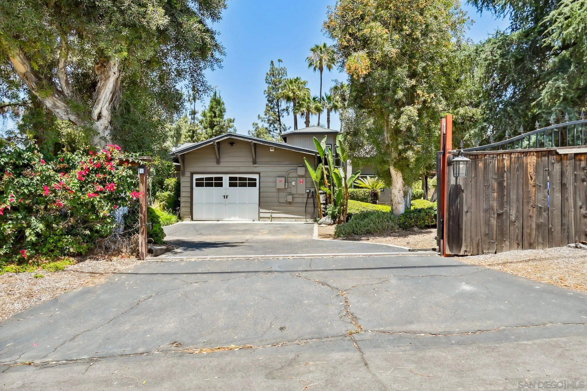 El Cajon, California 92021, United States, 3 Bedrooms Bedrooms, ,2 BathroomsBathrooms,Residential,Pending,157089