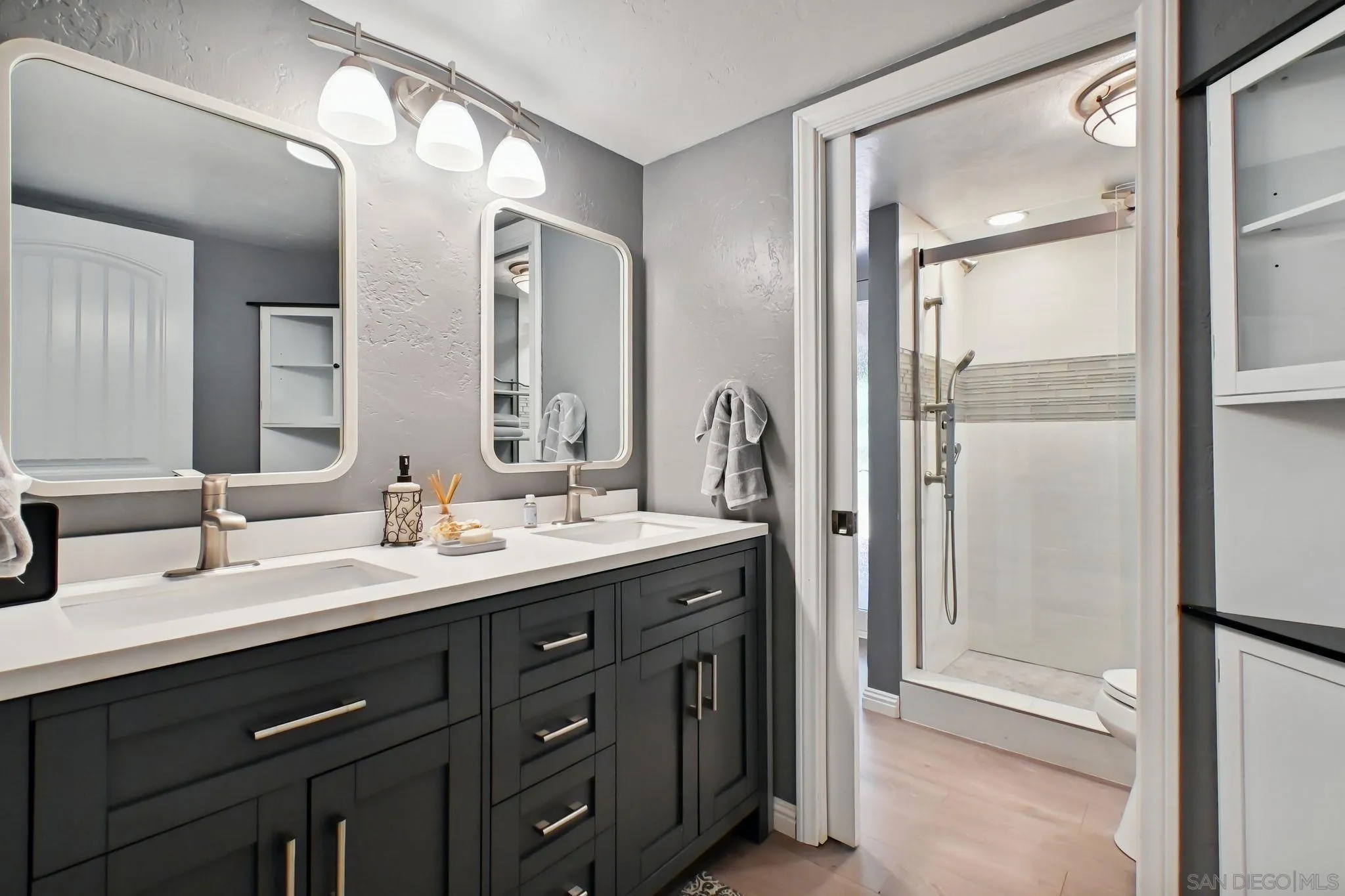 El Cajon, California 92021, United States, 3 Bedrooms Bedrooms, ,2 BathroomsBathrooms,Residential,Pending,157089