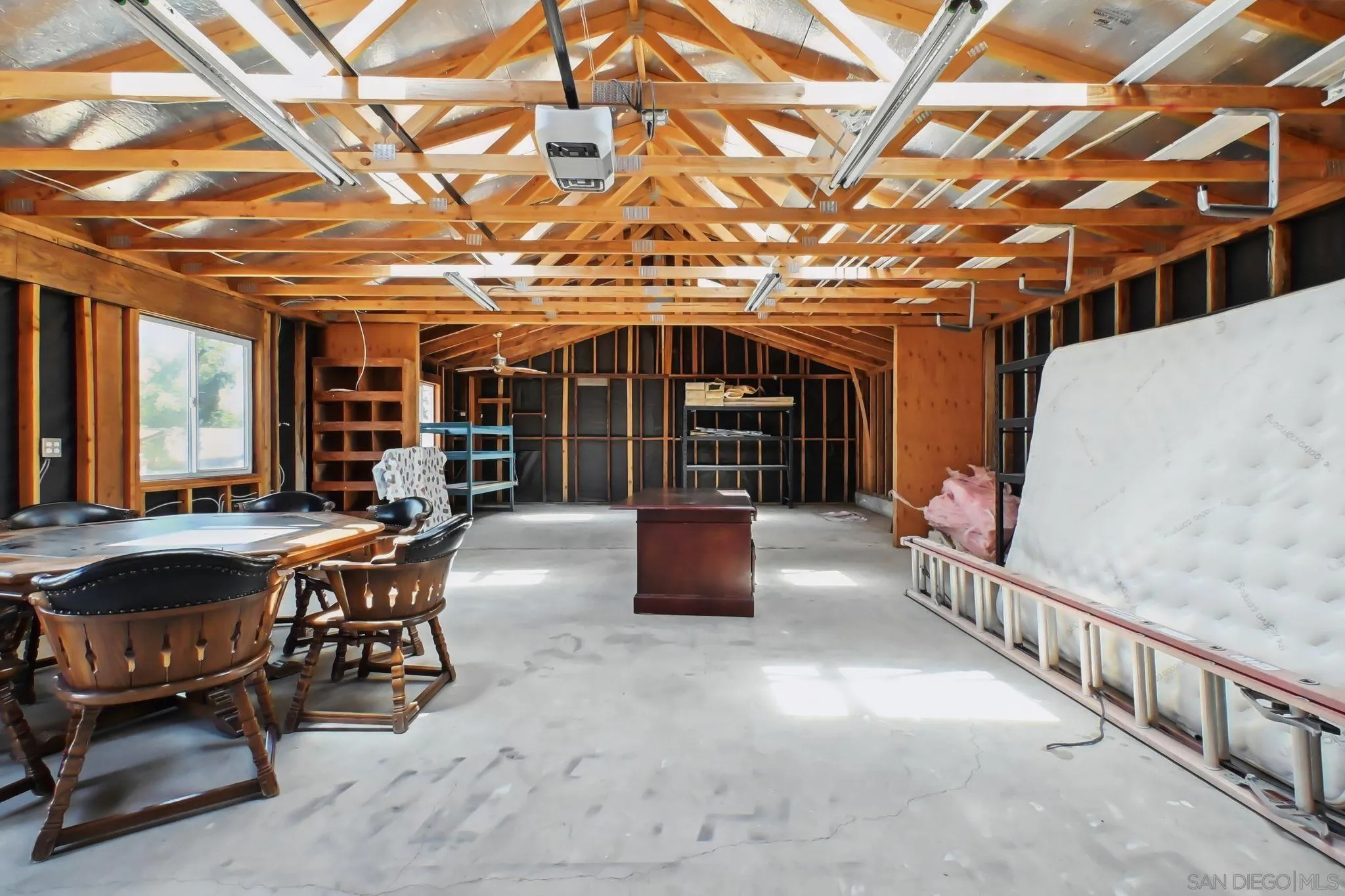 El Cajon, California 92021, United States, 3 Bedrooms Bedrooms, ,2 BathroomsBathrooms,Residential,Pending,157089