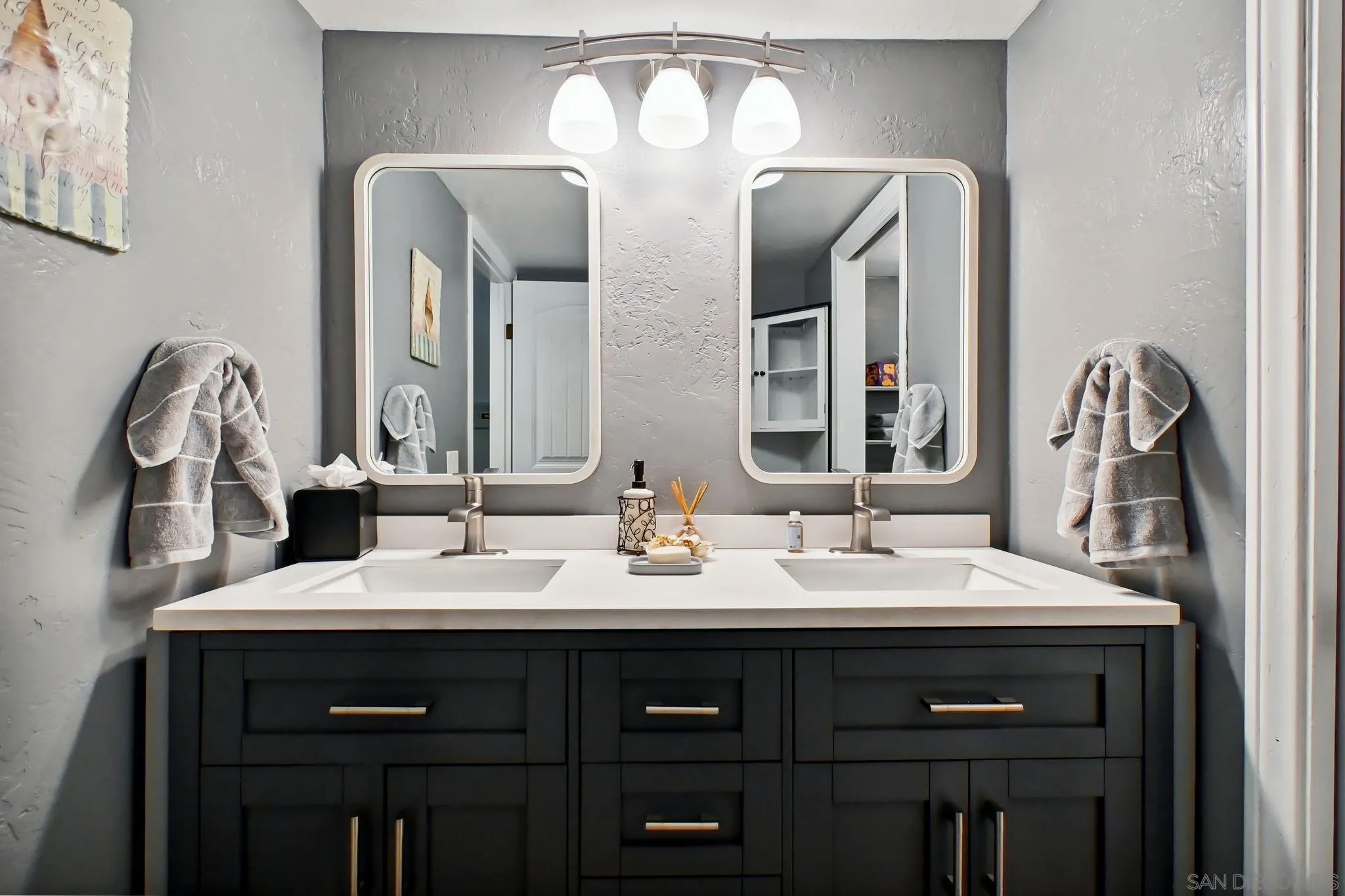 El Cajon, California 92021, United States, 3 Bedrooms Bedrooms, ,2 BathroomsBathrooms,Residential,Pending,157089