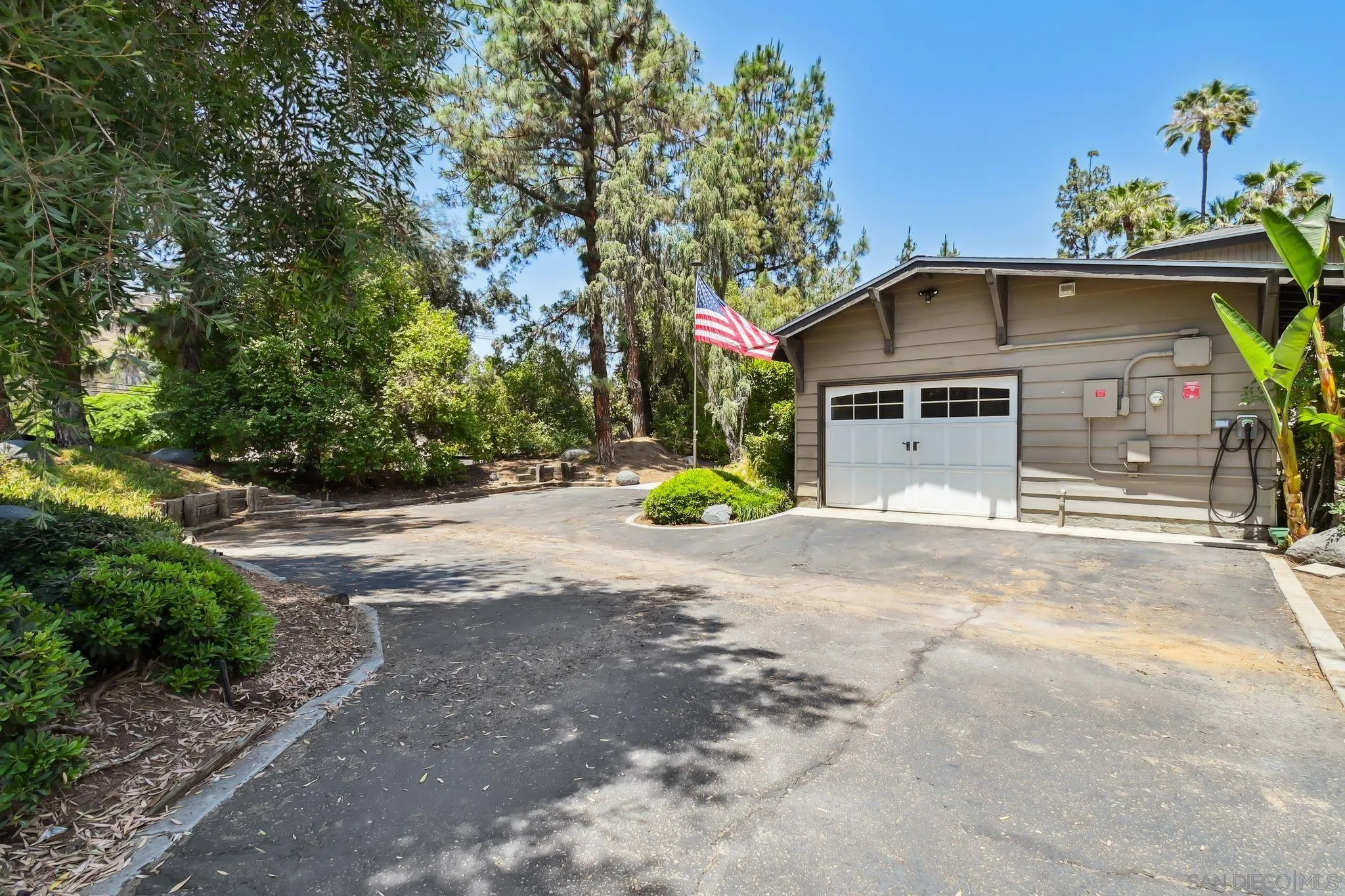 El Cajon, California 92021, United States, 3 Bedrooms Bedrooms, ,2 BathroomsBathrooms,Residential,Pending,157089