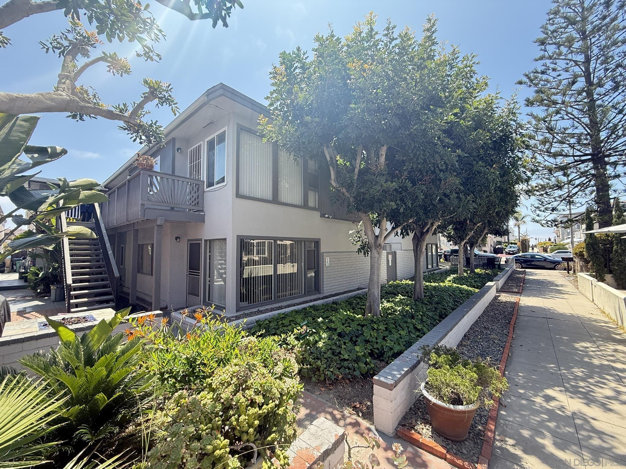 801-807 Coronado Court