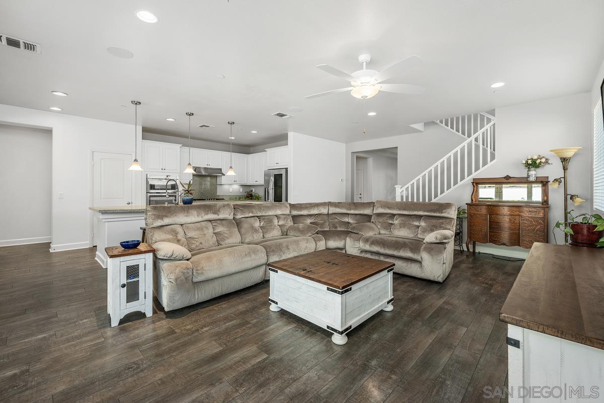 529  Adobe Estates Dr