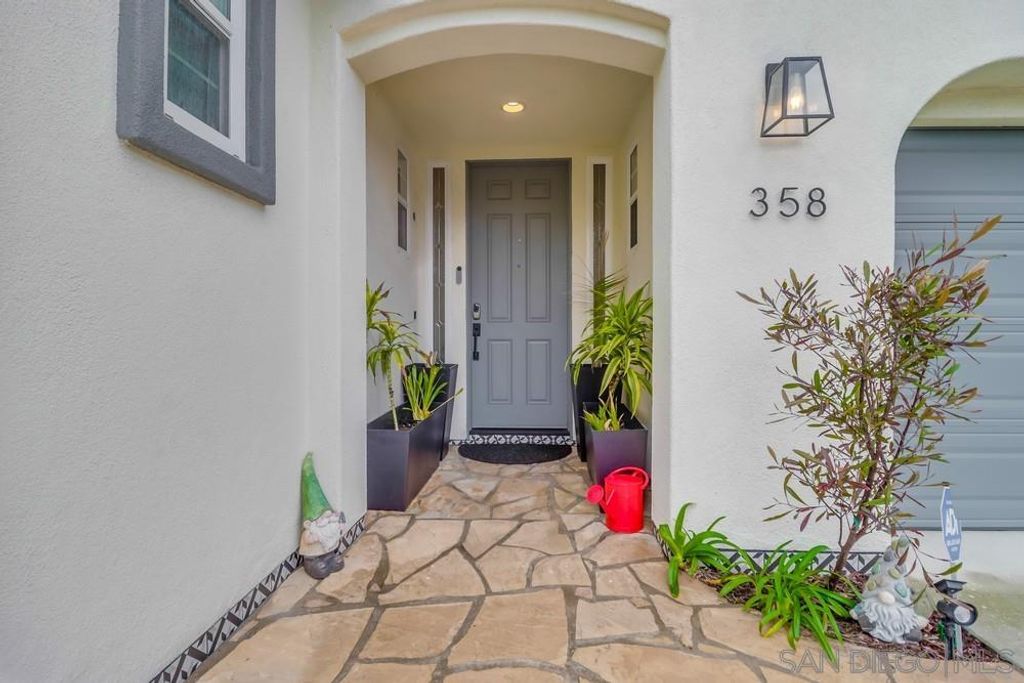 Photo of 358 Corte Goleta, Chula Vista, CA 91914 (MLS # 250023172)