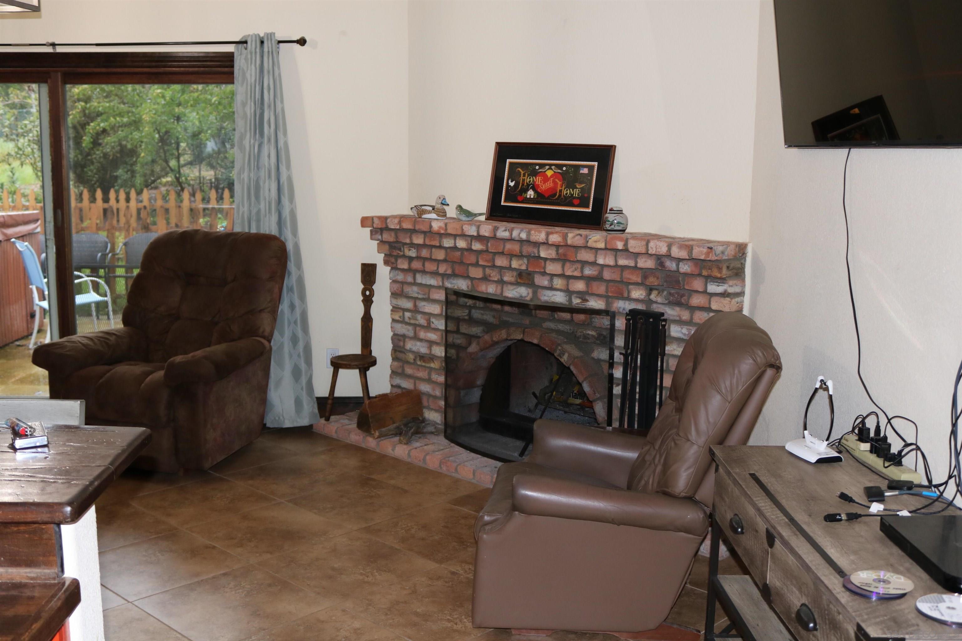38083 De Luz Rd