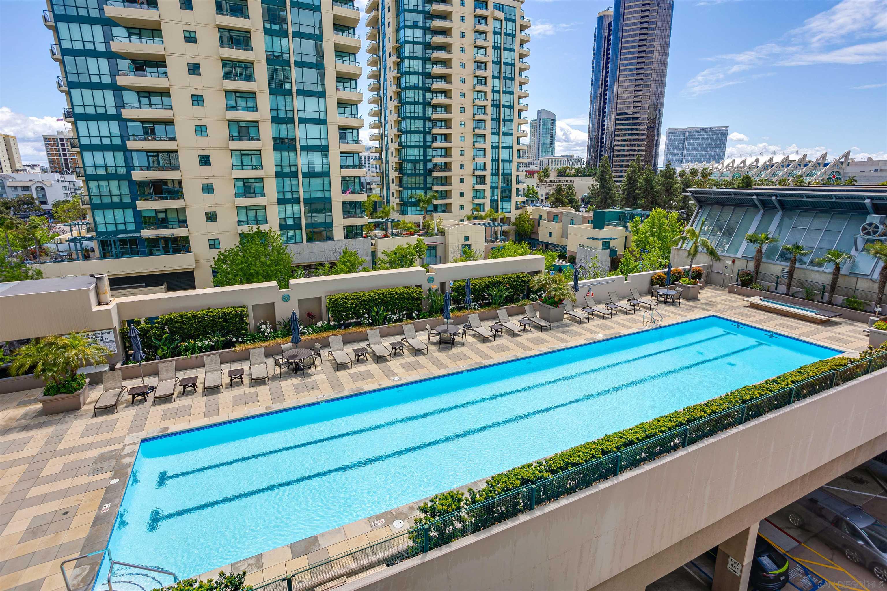 550 Front St 402