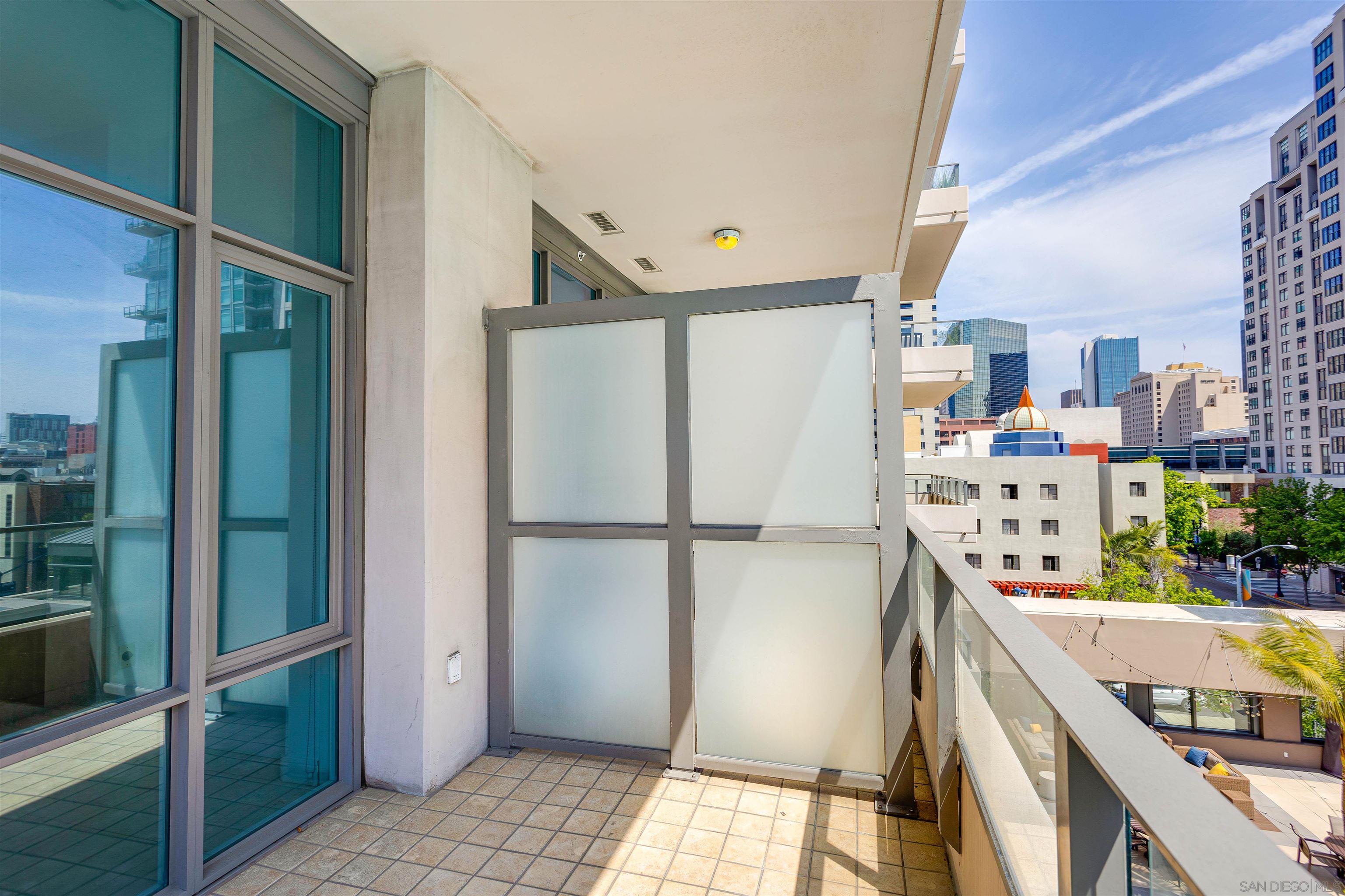 550 Front St 402