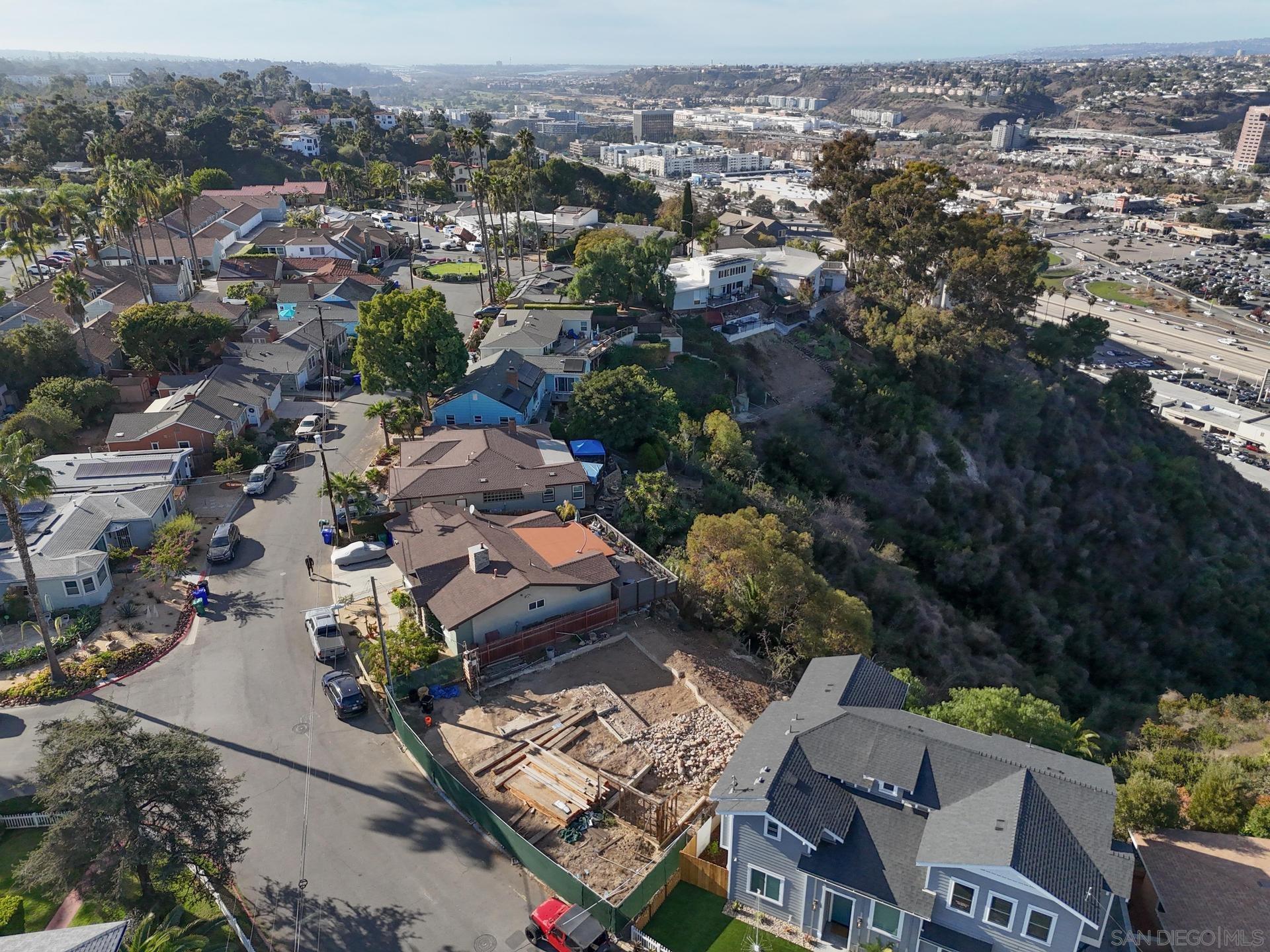 1804 Mission Cliff Dr
