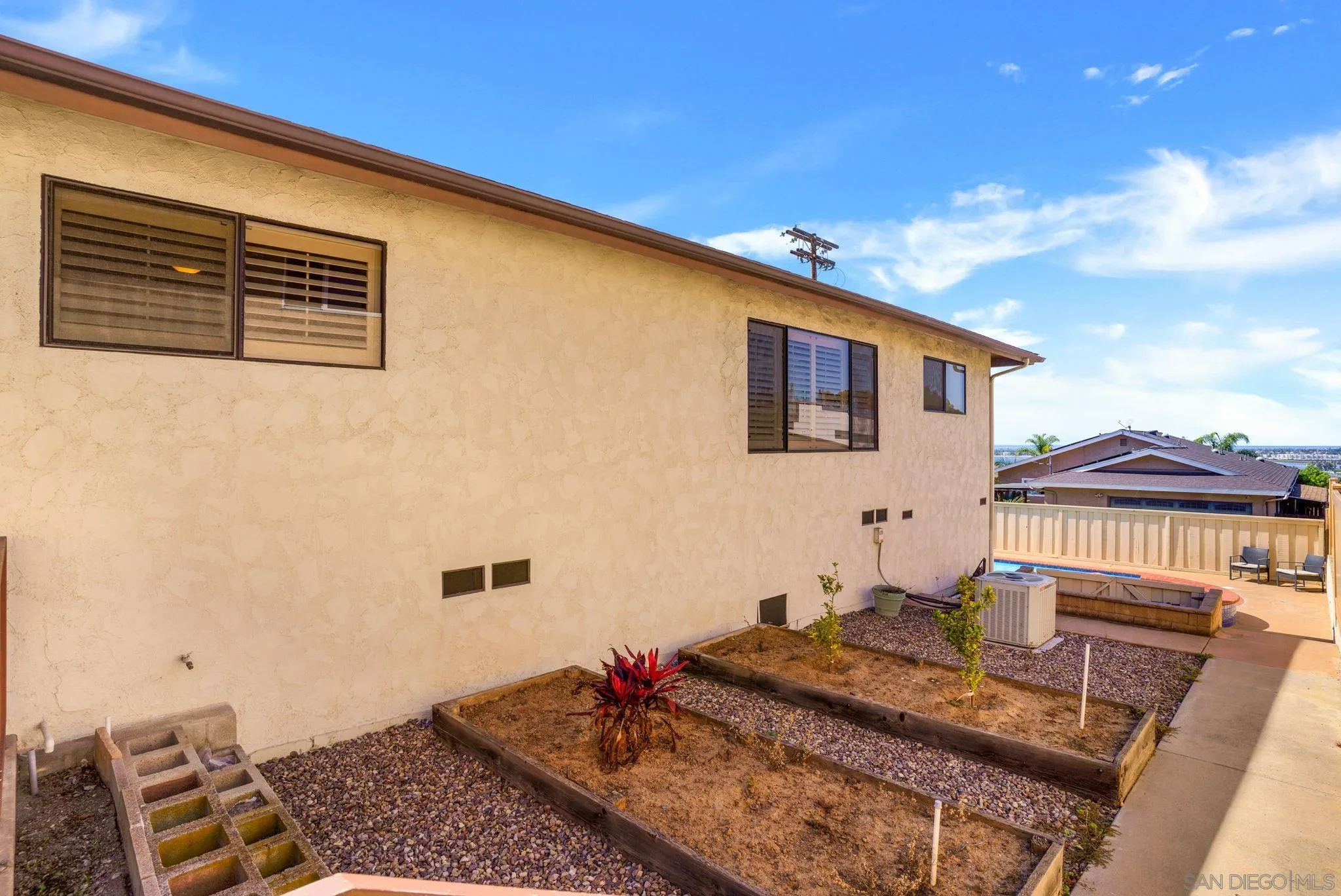 San Diego, California 92110, United States, 3 Bedrooms Bedrooms, ,2 BathroomsBathrooms,Residential,Active,84615