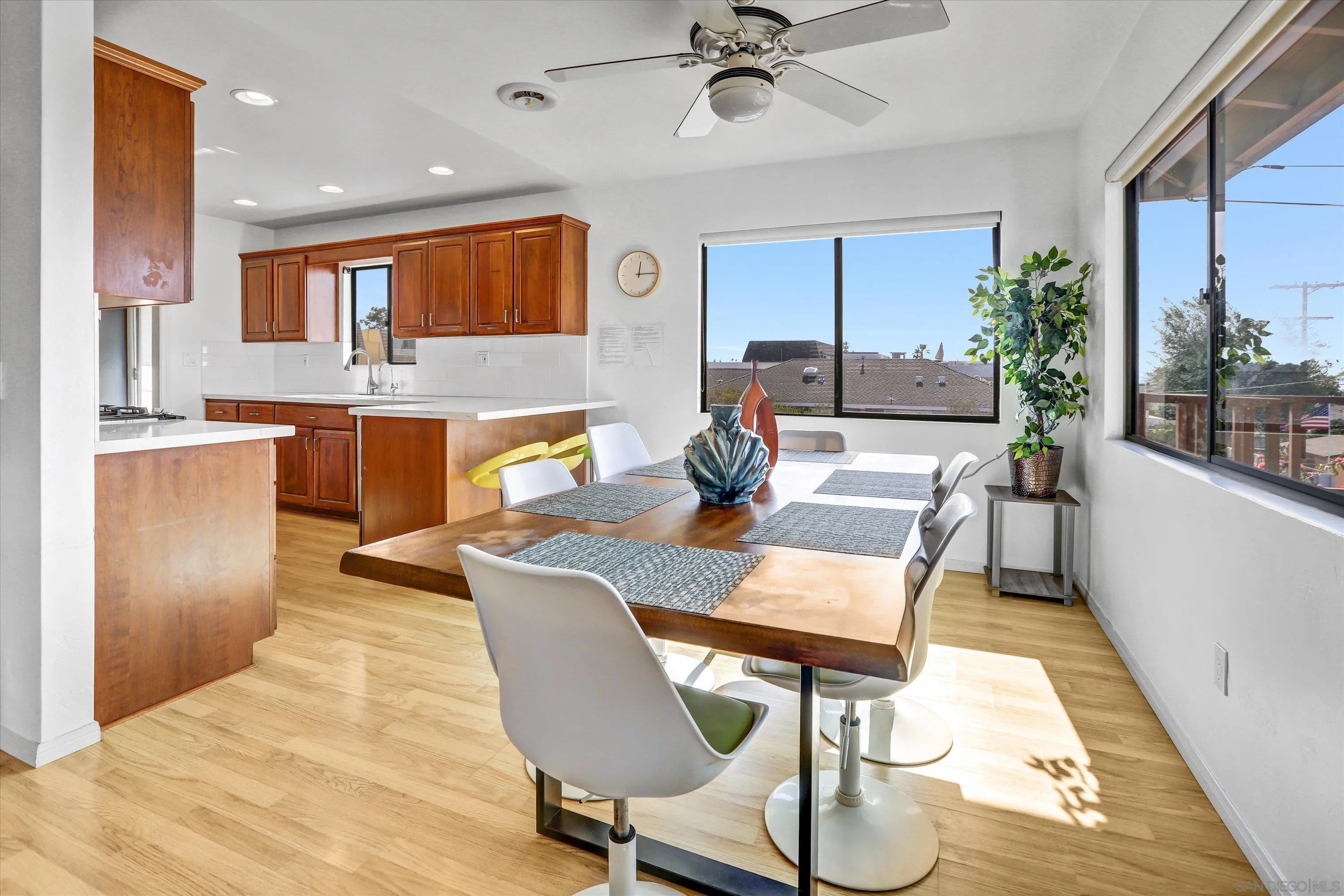 San Diego, California 92110, United States, 3 Bedrooms Bedrooms, ,2 BathroomsBathrooms,Residential,Active,84615