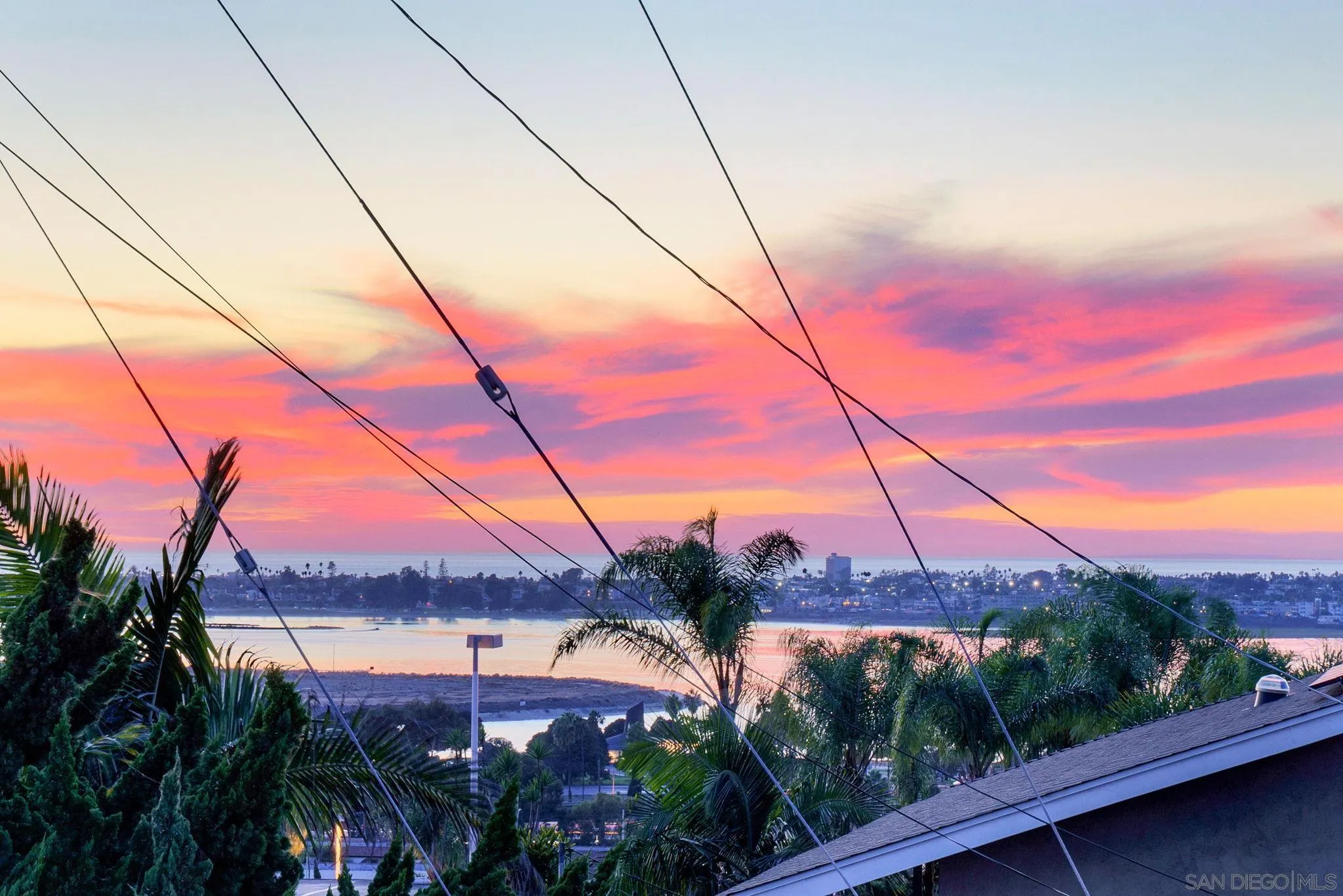 San Diego, California 92110, United States, 3 Bedrooms Bedrooms, ,2 BathroomsBathrooms,Residential,Active,84615